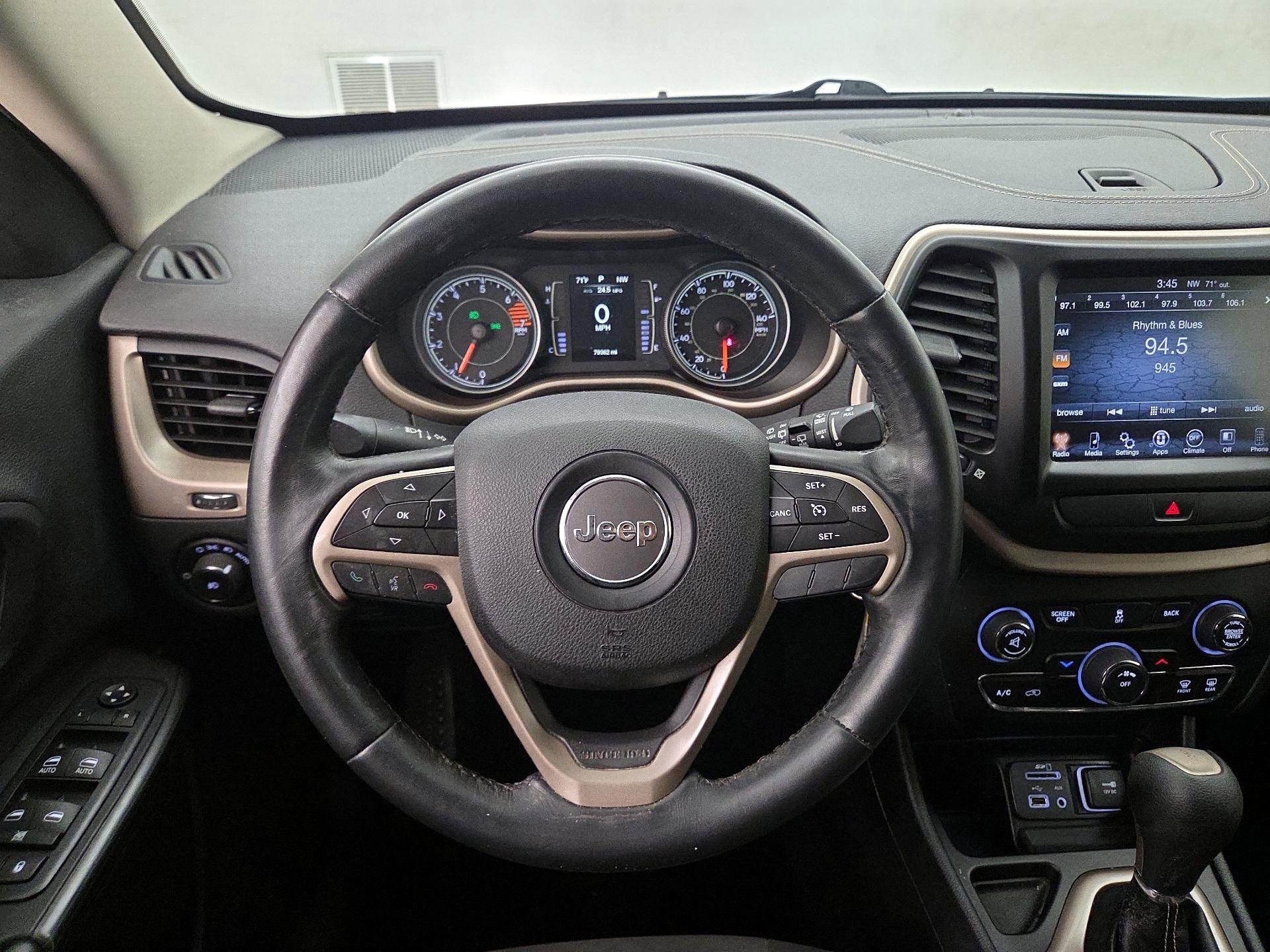 Thumbnail: 2016 Jeep Cherokee - 10