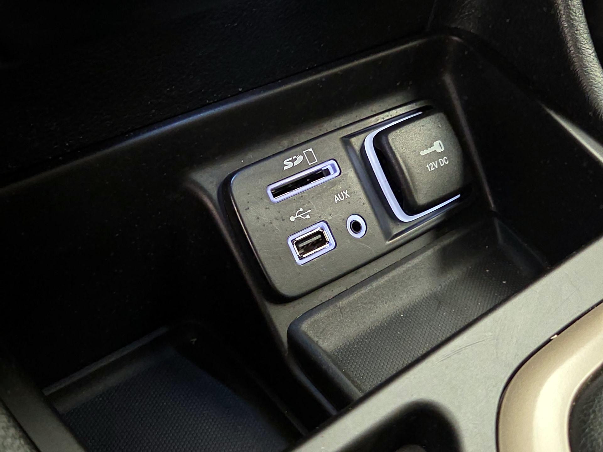 Thumbnail: 2016 Jeep Cherokee - 18