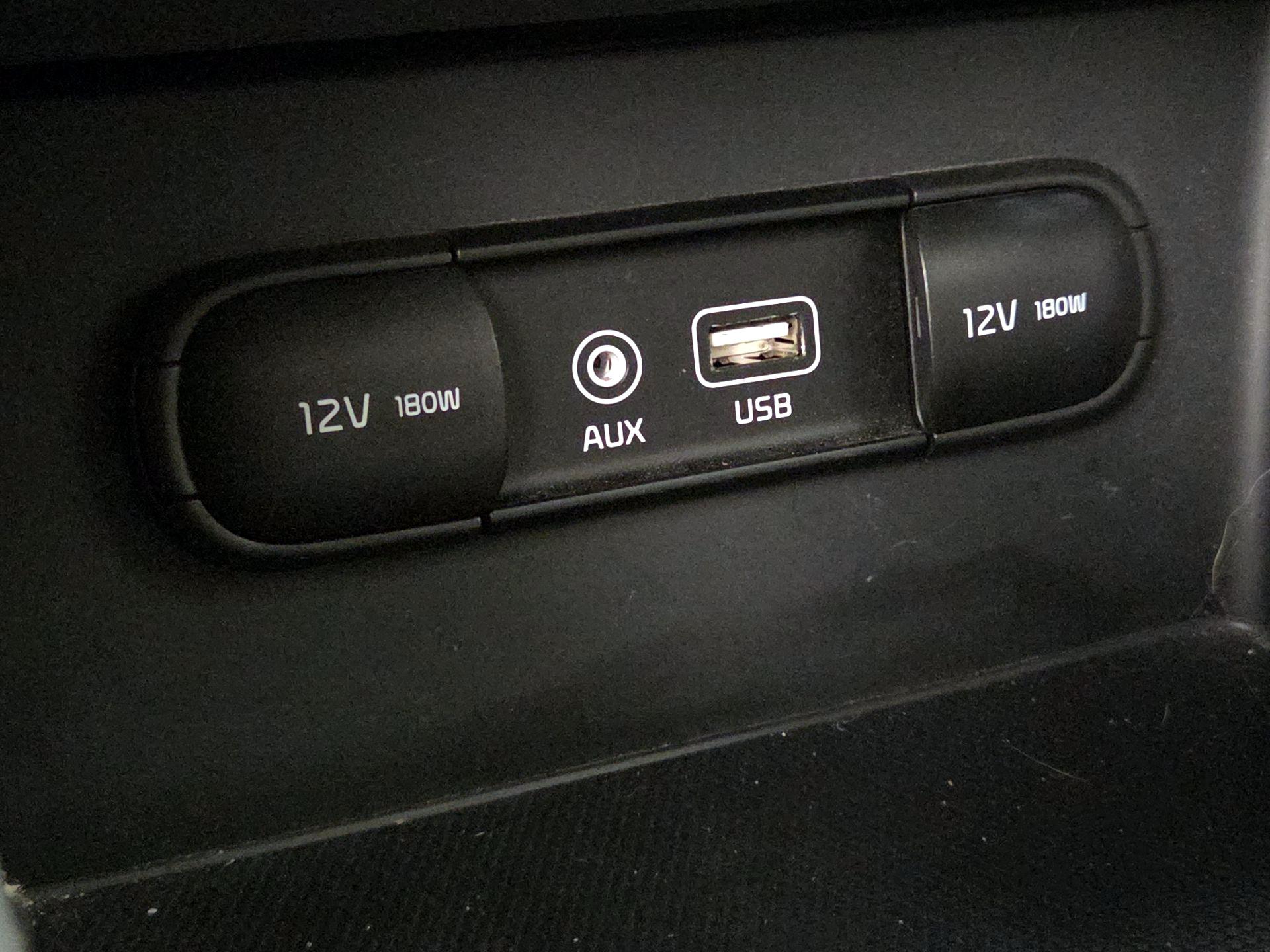 Thumbnail: 2018 Kia Niro - 12
