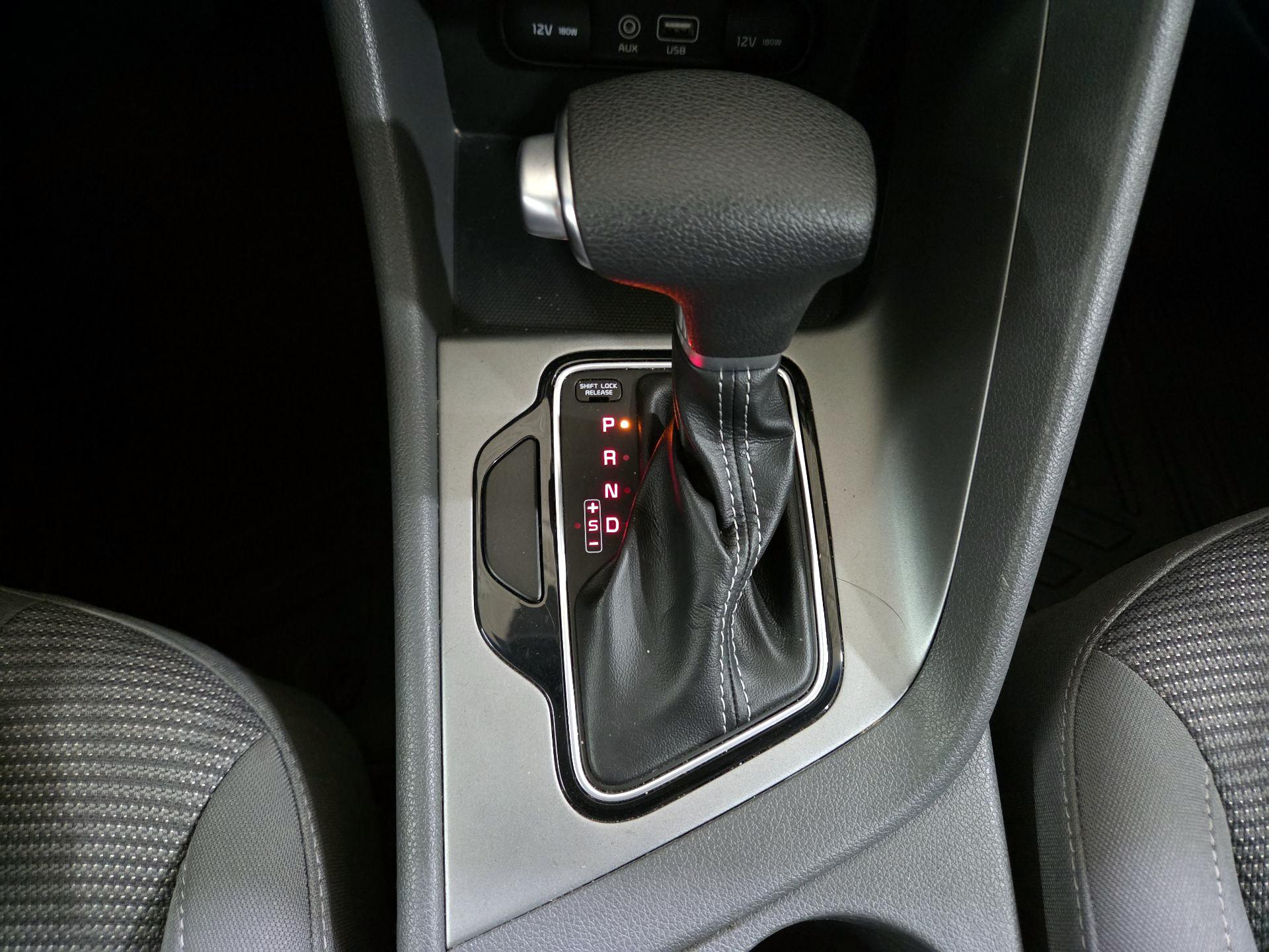 Thumbnail: 2018 Kia Niro - 17