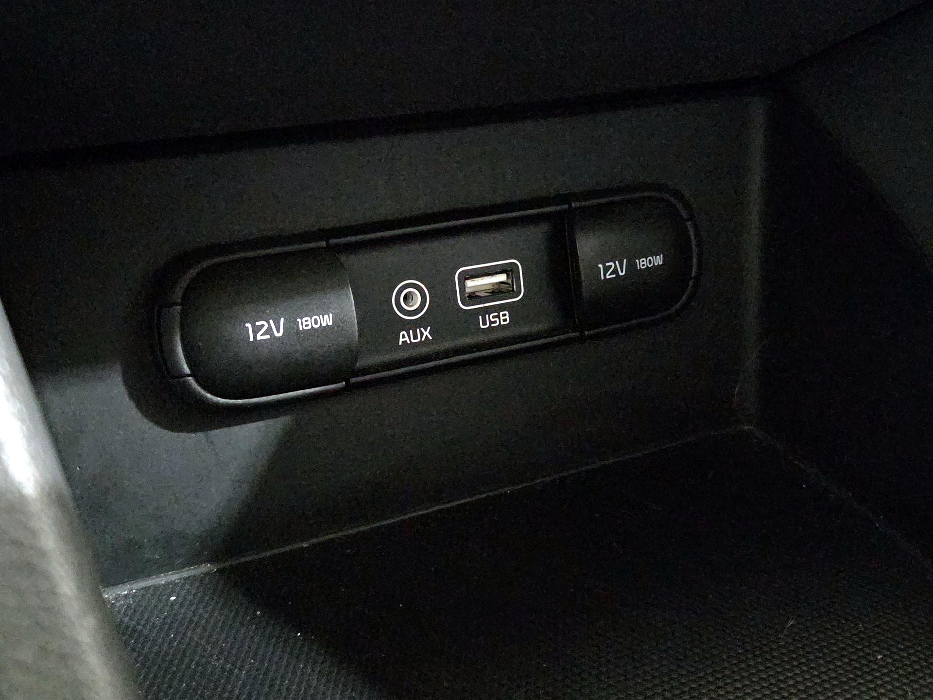 Thumbnail: 2018 Kia Niro - 18