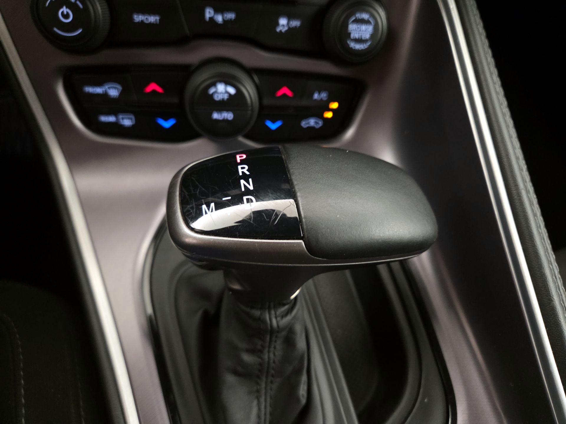 Thumbnail: 2019 Dodge Challenger - 17