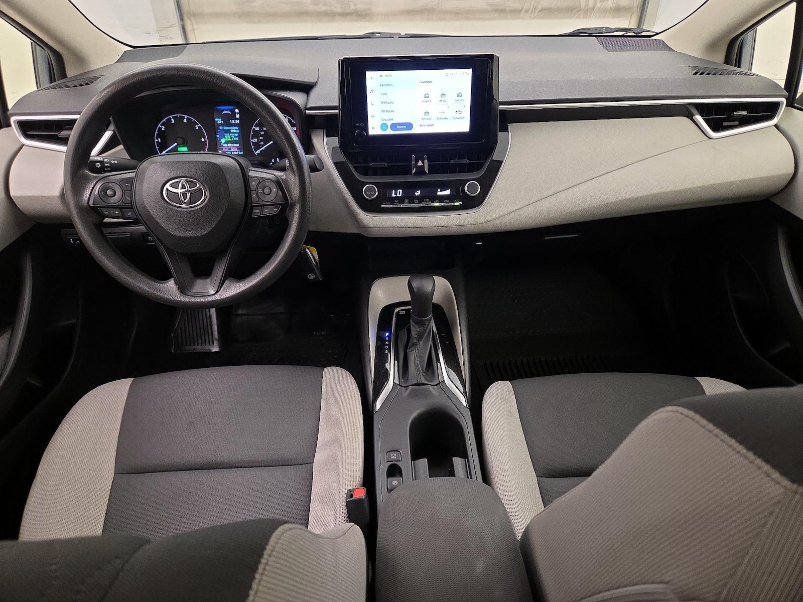 2023 Toyota Corolla LE - Photo 10