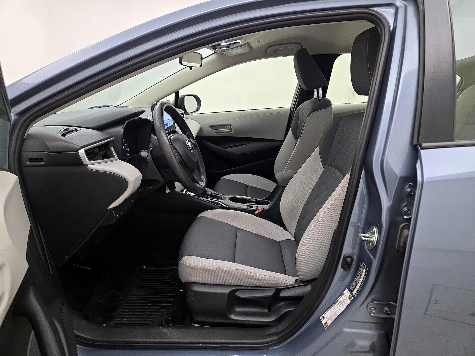 2023 Toyota Corolla LE - Photo 12