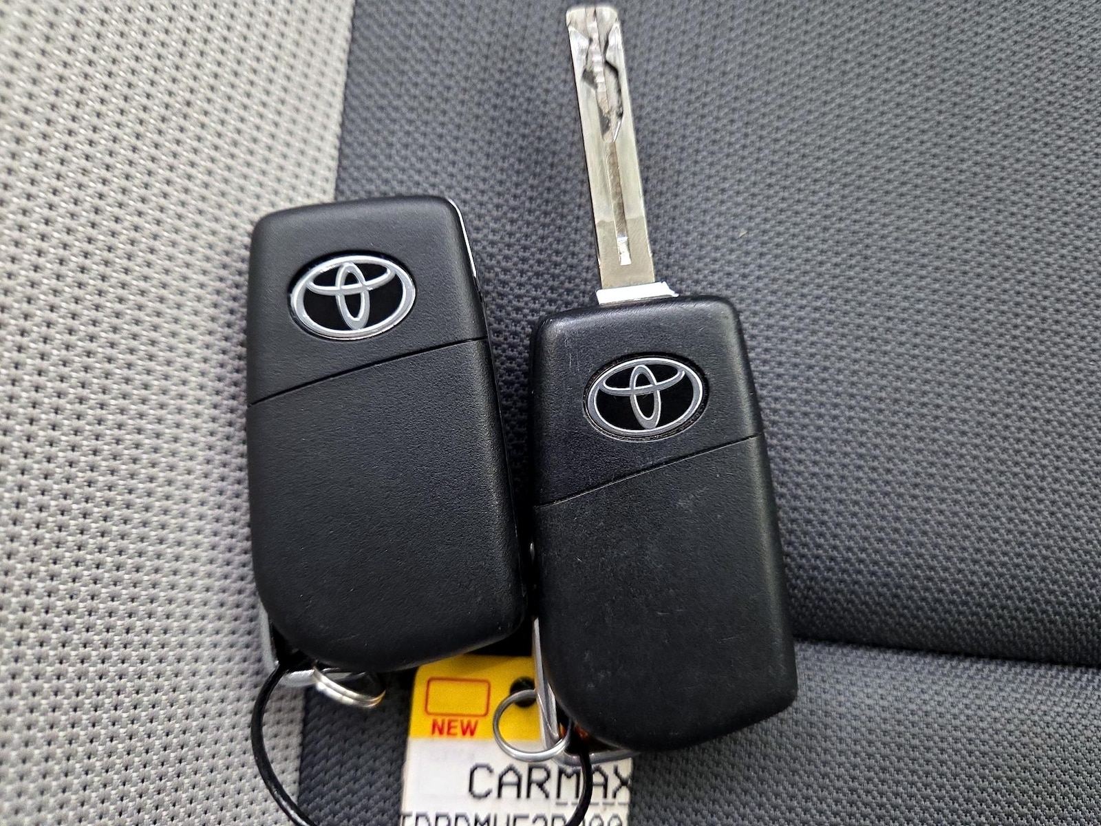 2023 Toyota Corolla LE - Photo 23
