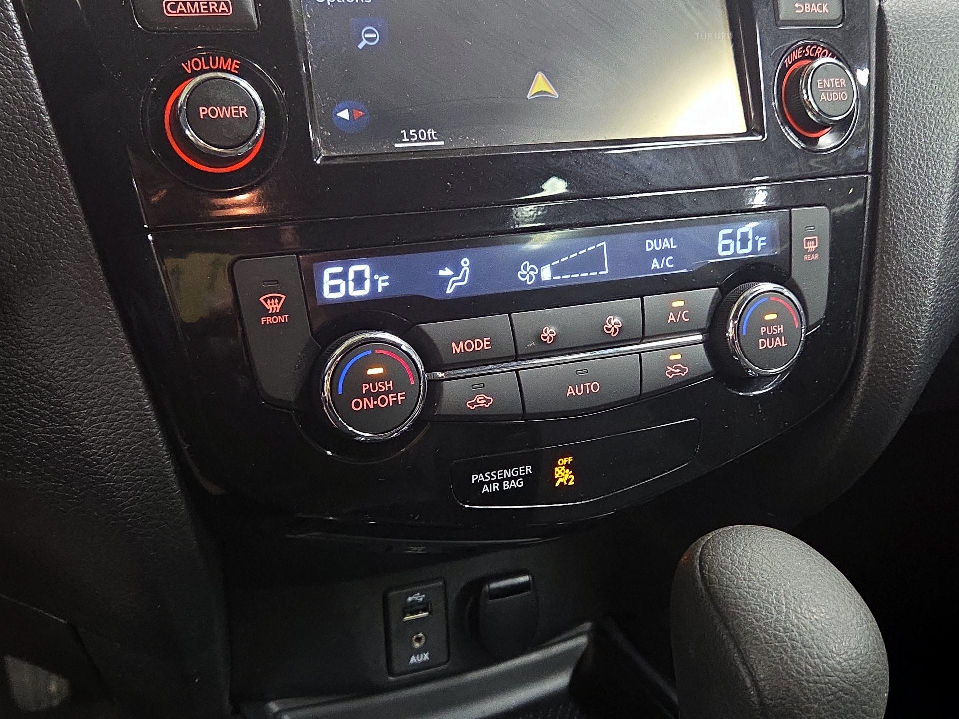 Thumbnail: 2016 Nissan Rogue - 16