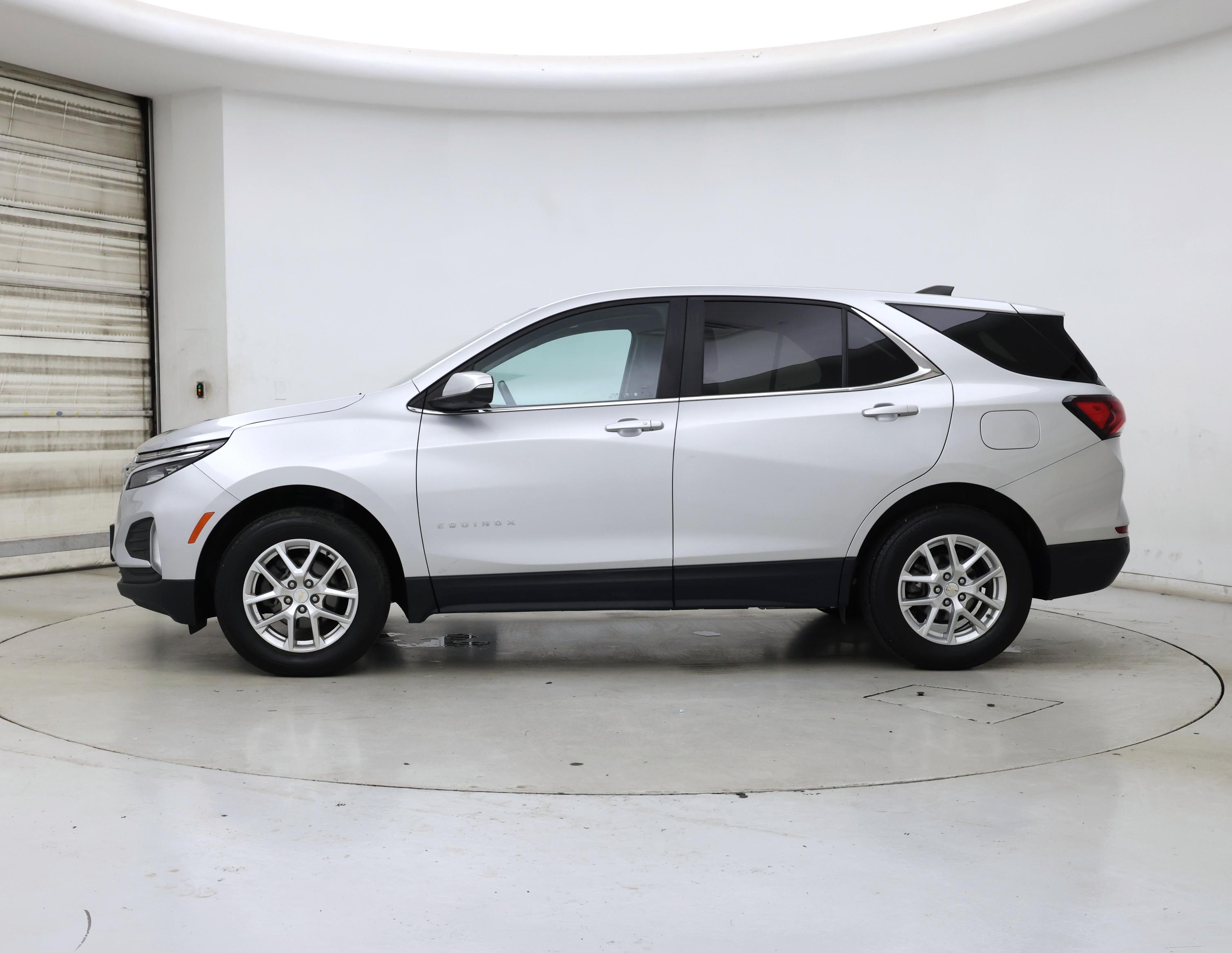 Thumbnail: 2022 Chevrolet Equinox - 3