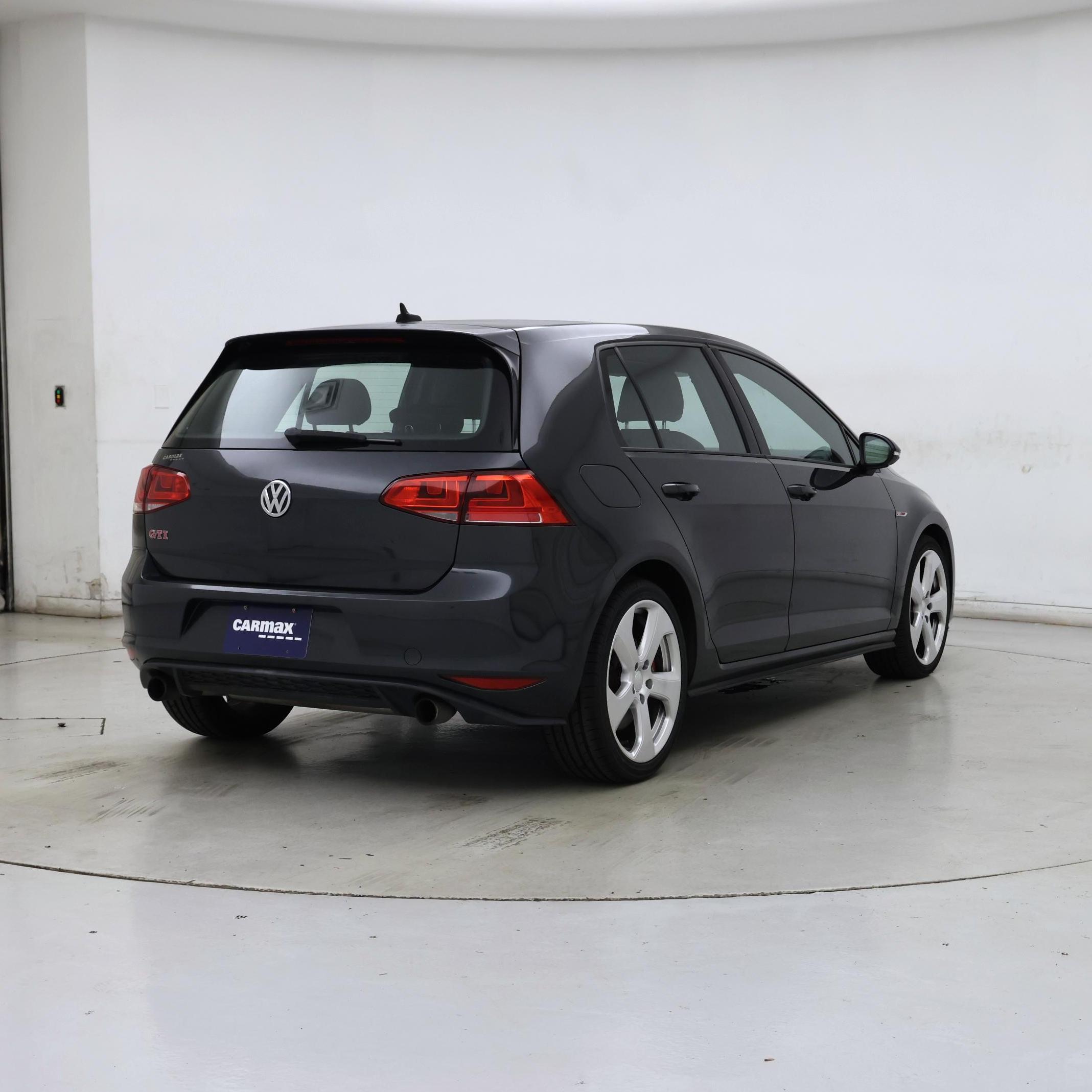 Thumbnail: 2015 Volkswagen Golf - 8
