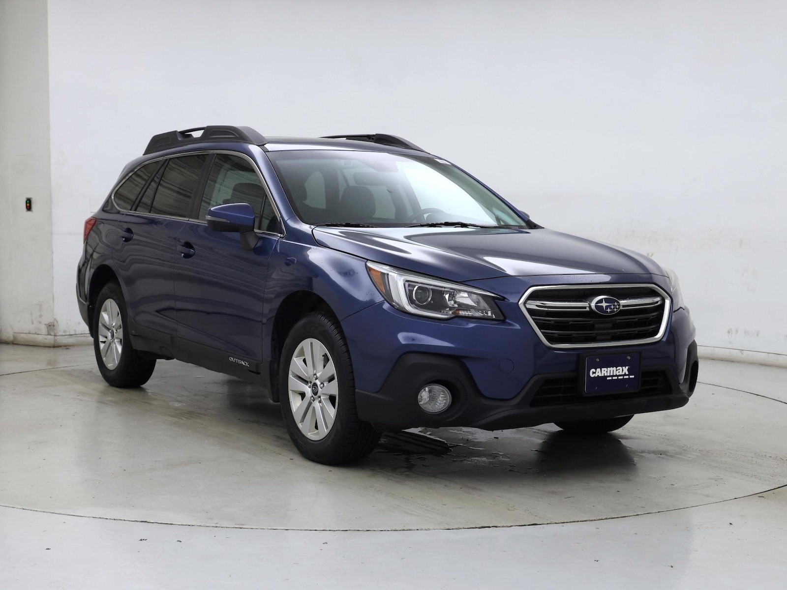 2019 Subaru Outback Premium - Photo 2