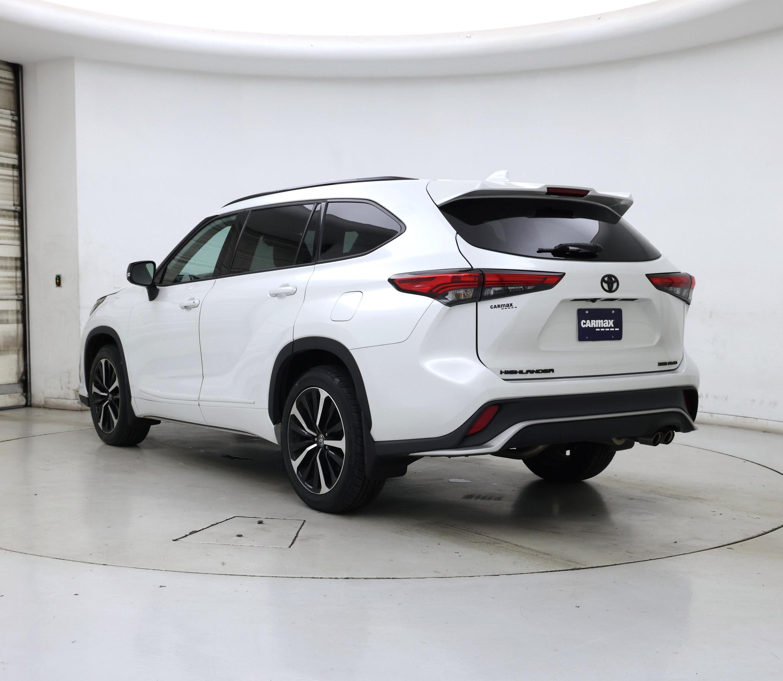 Thumbnail: 2022 Toyota Highlander - 2