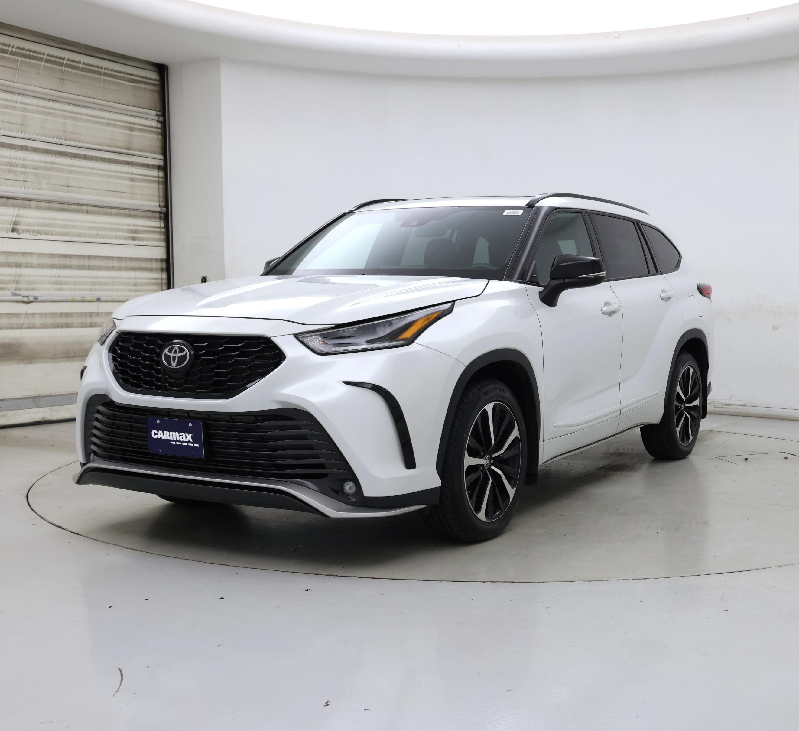 Thumbnail: 2022 Toyota Highlander - 4