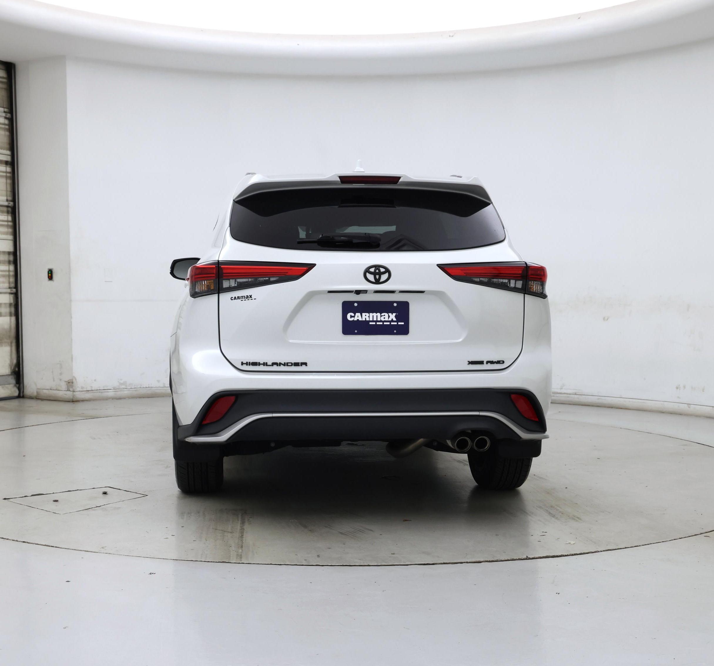 Thumbnail: 2022 Toyota Highlander - 6