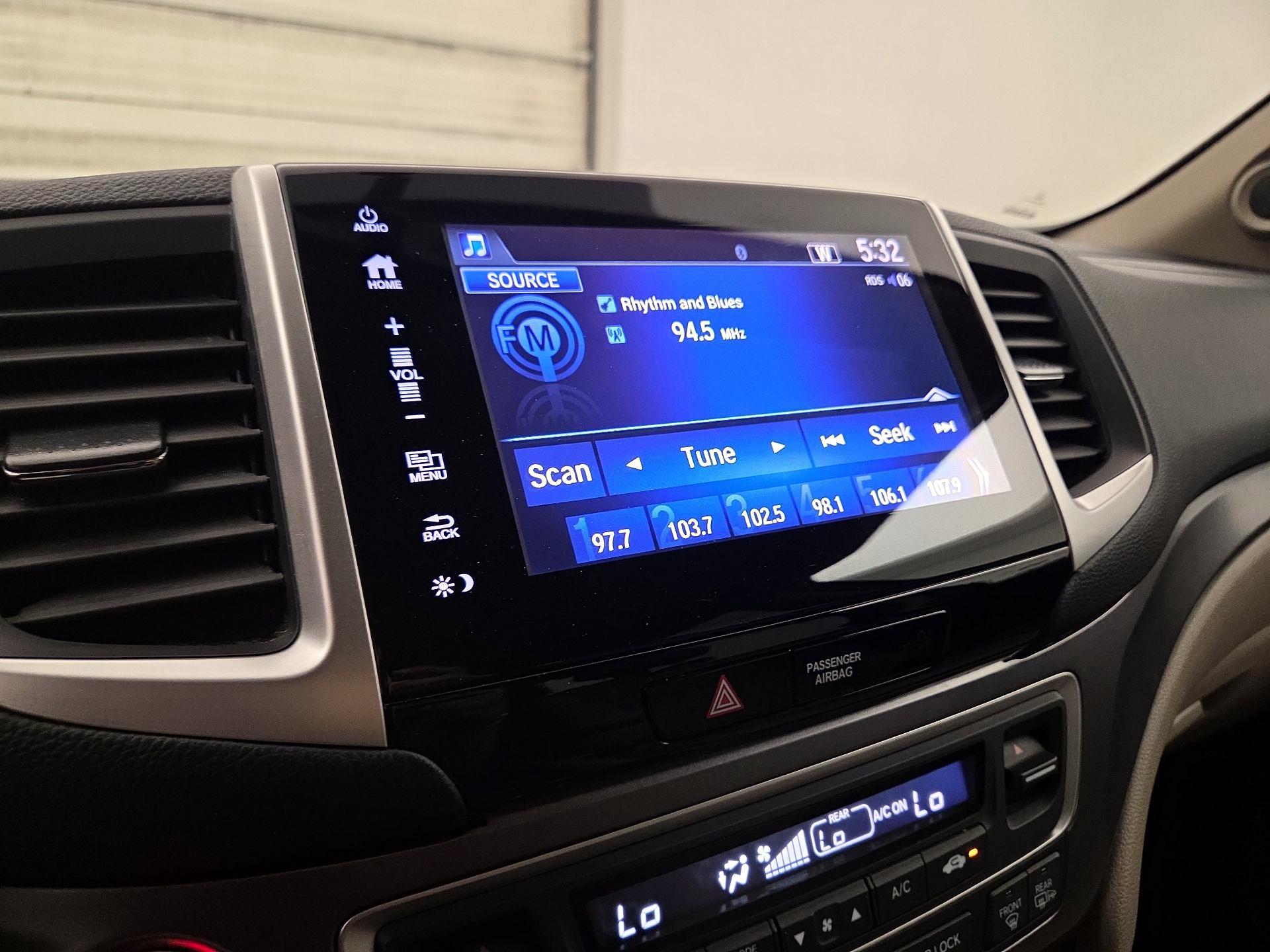 Thumbnail: 2018 Honda Pilot - 15