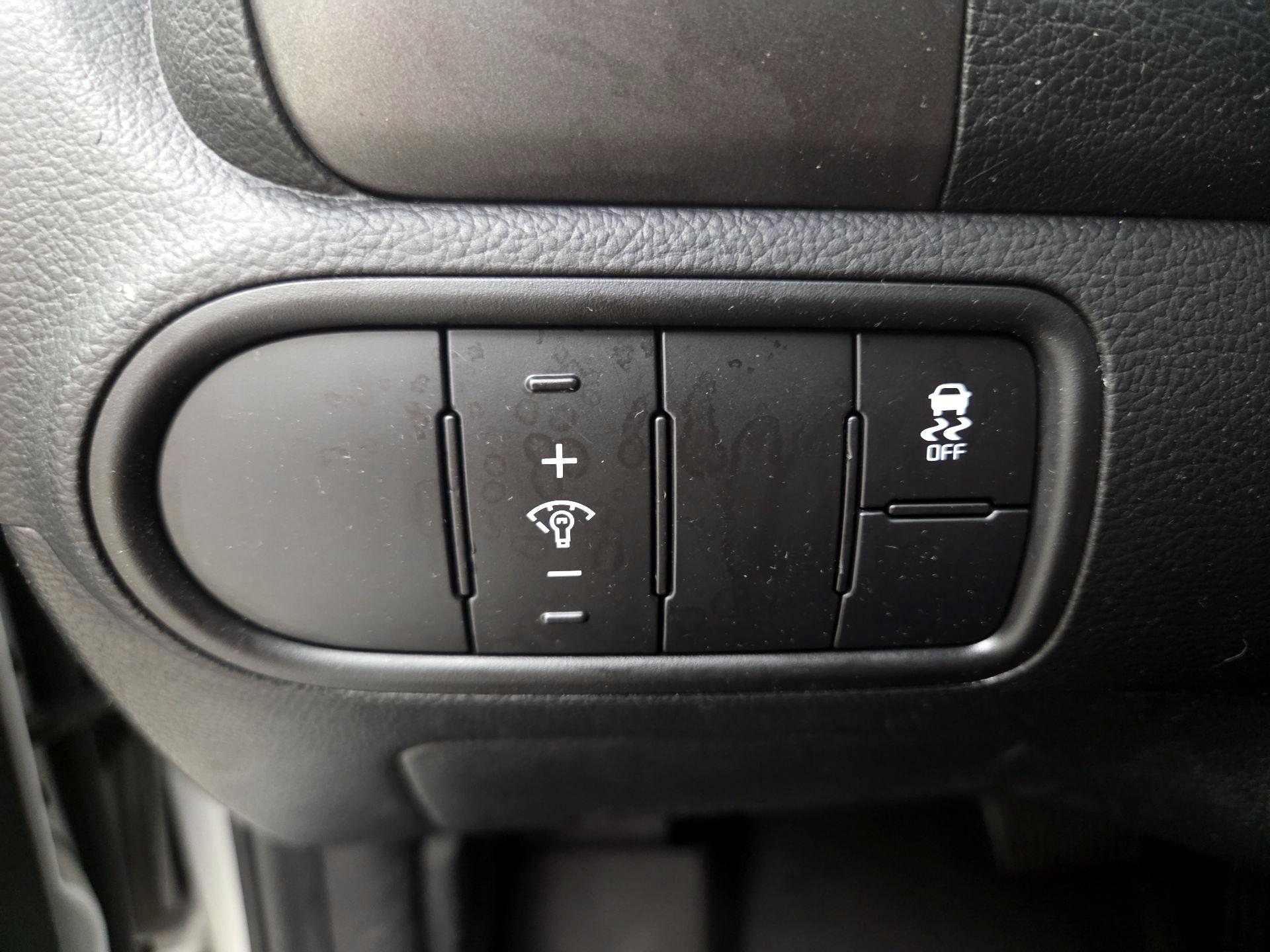 Thumbnail: 2018 Kia Forte - 13