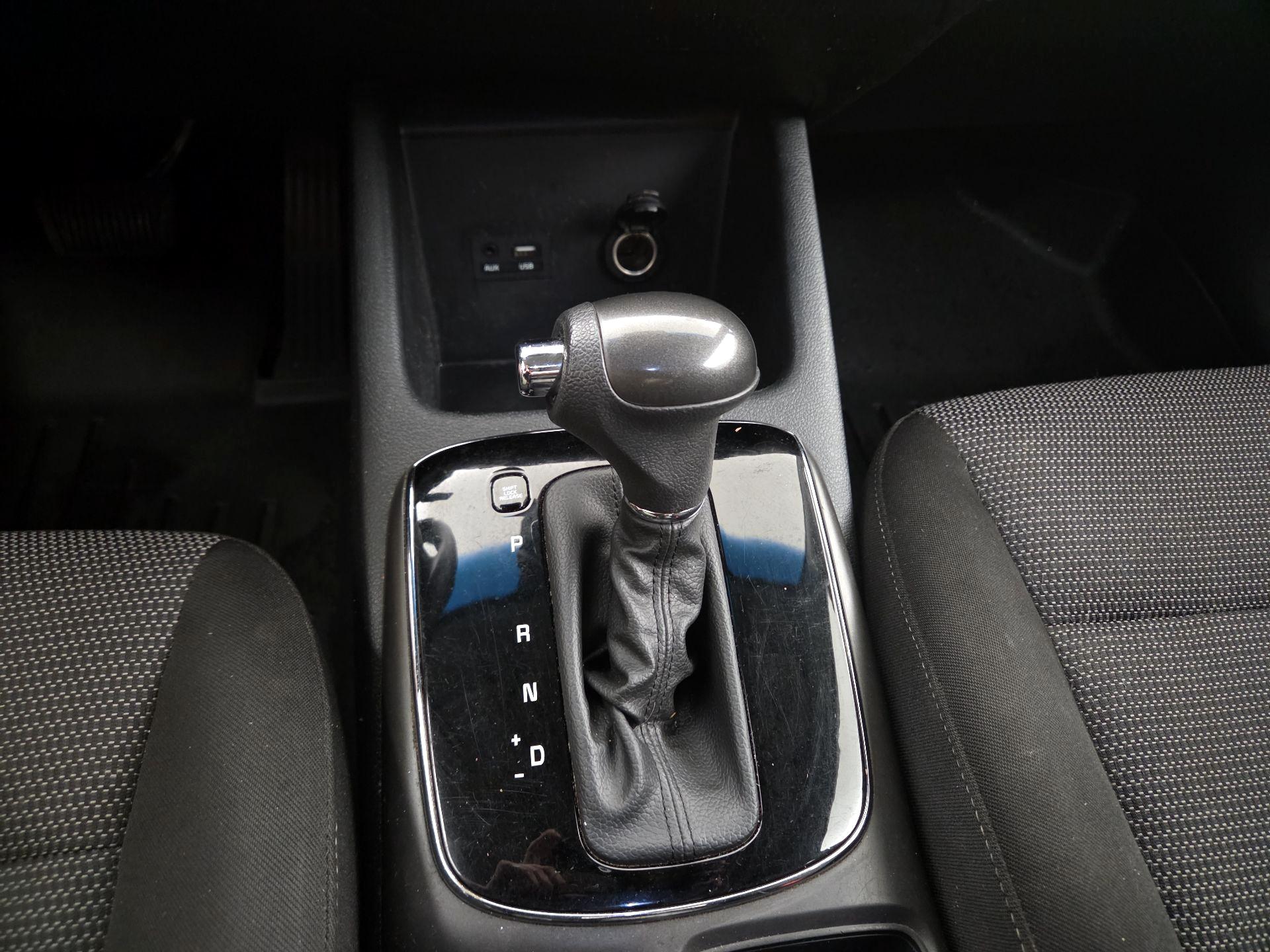 Thumbnail: 2018 Kia Forte - 16