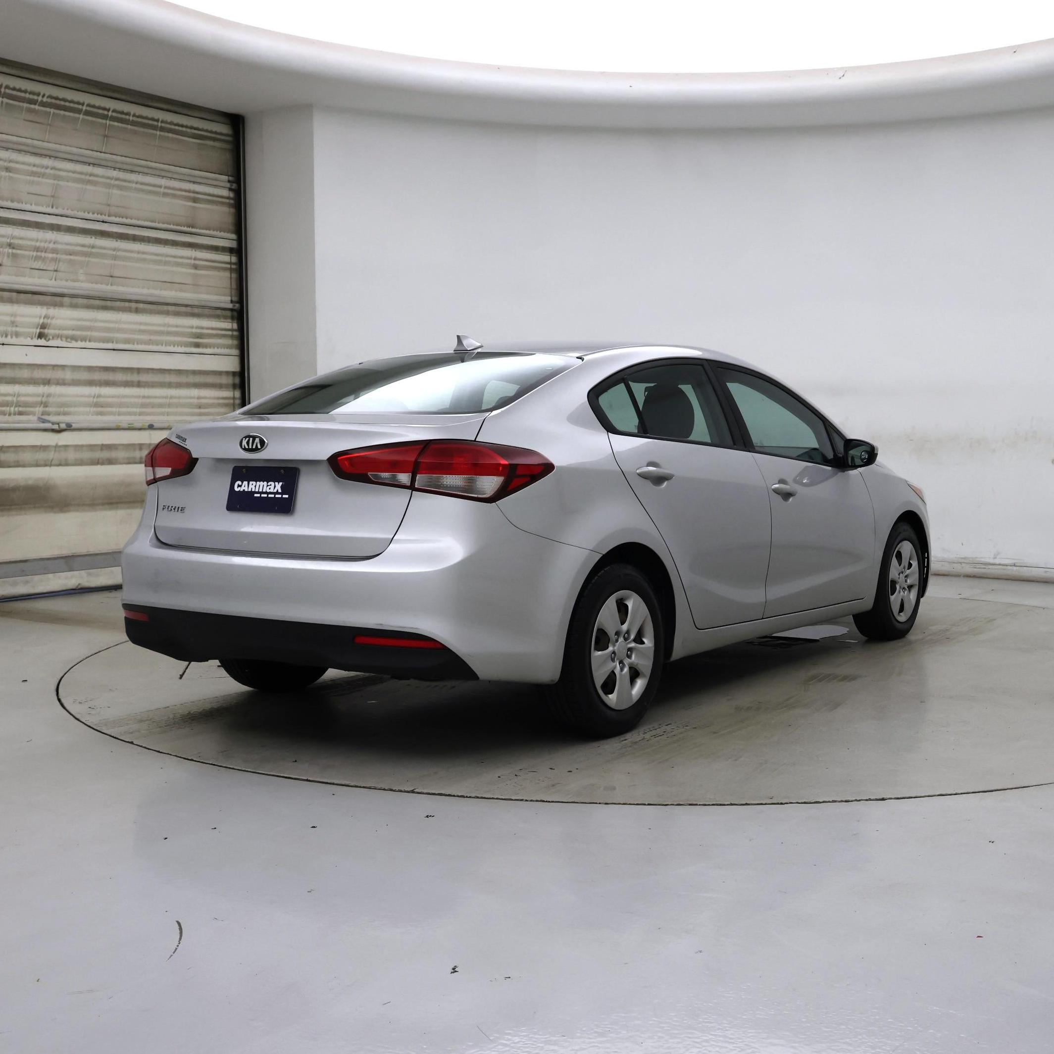 Thumbnail: 2018 Kia Forte - 8