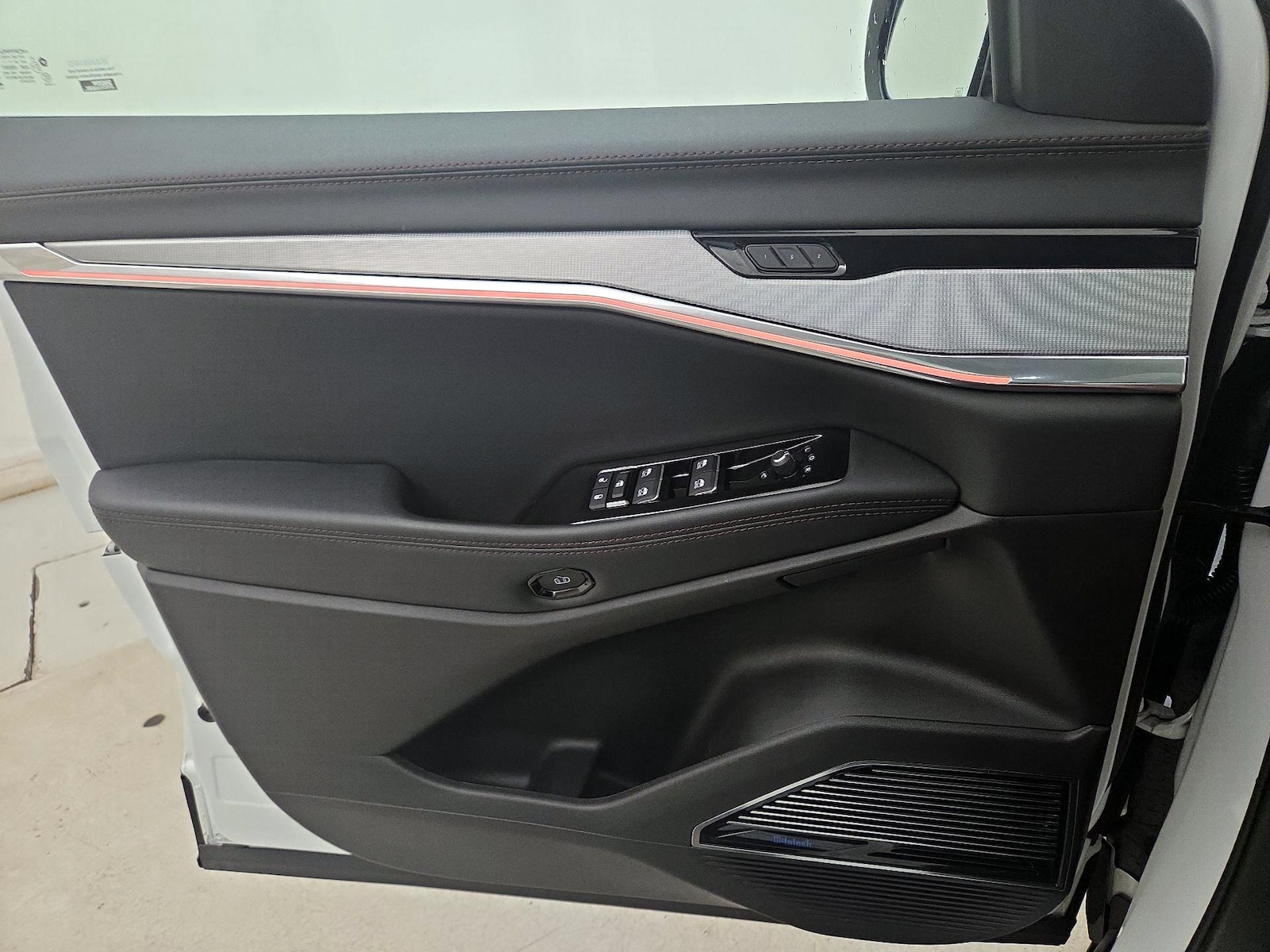 2024 Jeep Wagoneer S Launch Edition - Photo 13