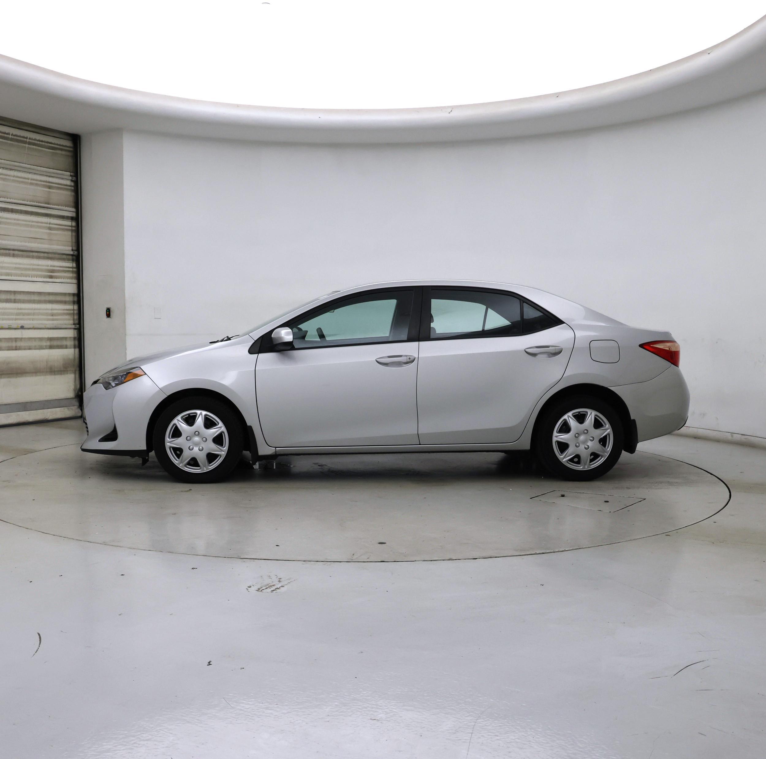 Thumbnail: 2017 Toyota Corolla - 3