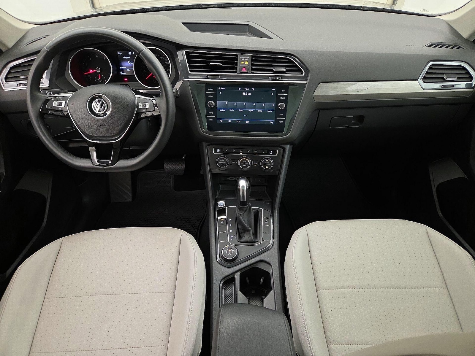2020 Volkswagen Tiguan SE - Photo 10