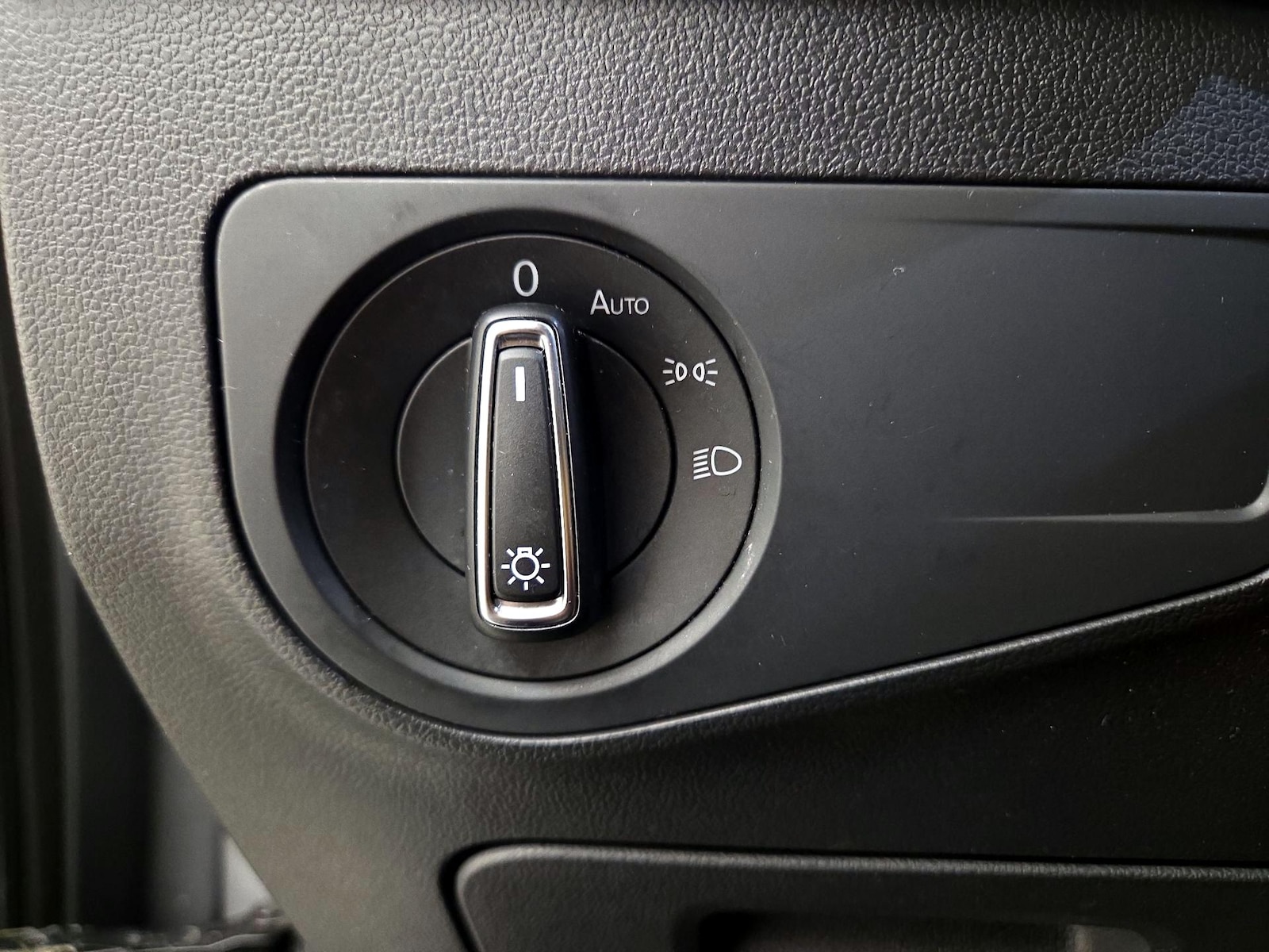2020 Volkswagen Tiguan SE - Photo 14