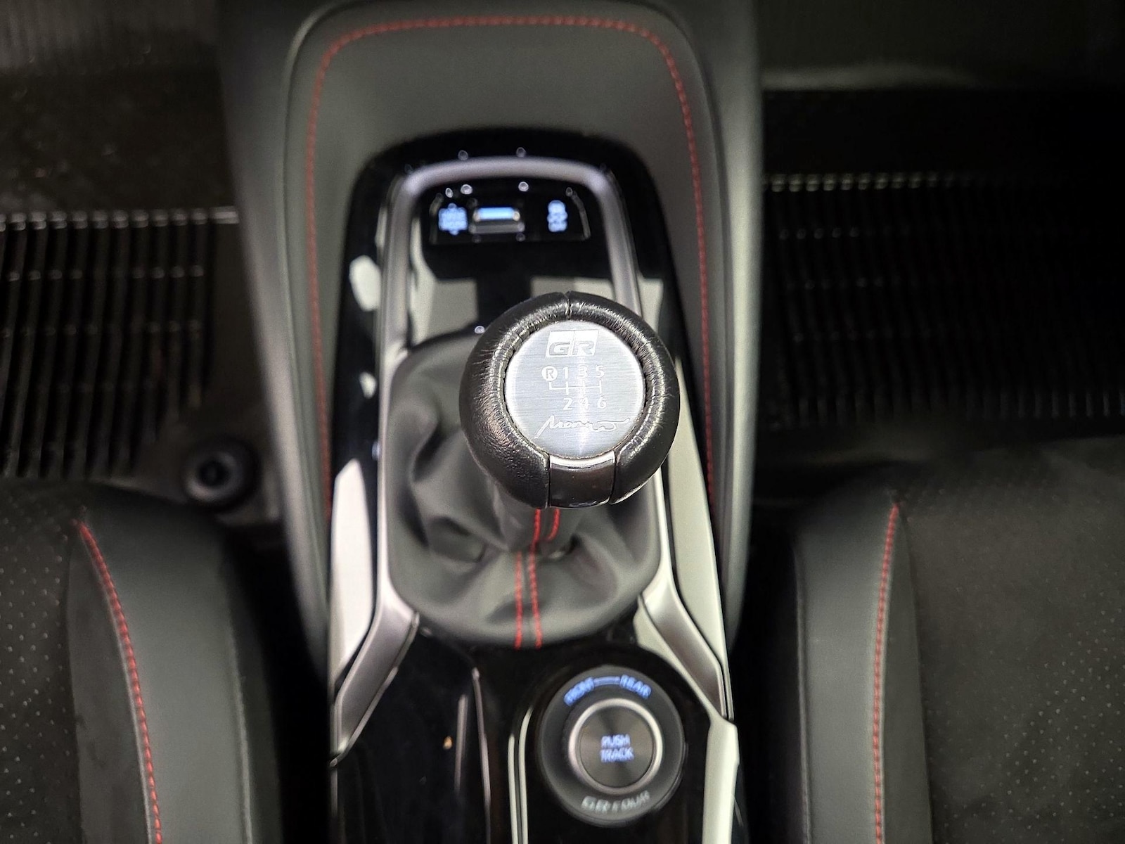 2023 Toyota GR Corolla Circuit Edition - Photo 18