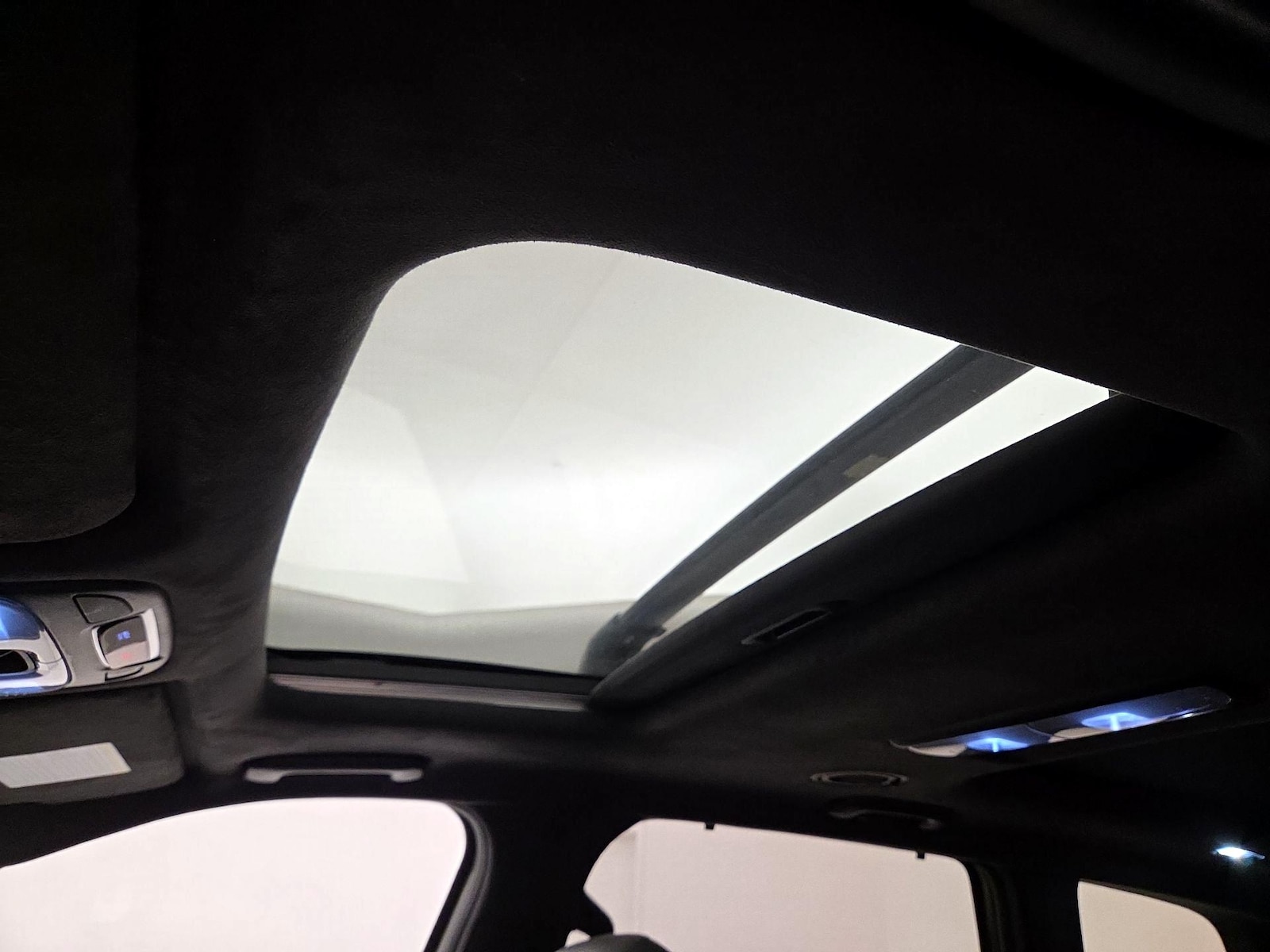 Sunroof(s) & Skylight(s)