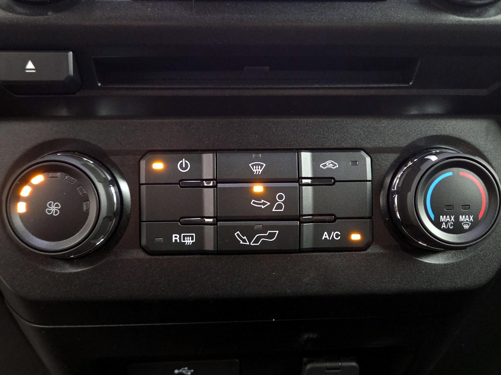 2018 Ford F-150 XLT - Photo 17