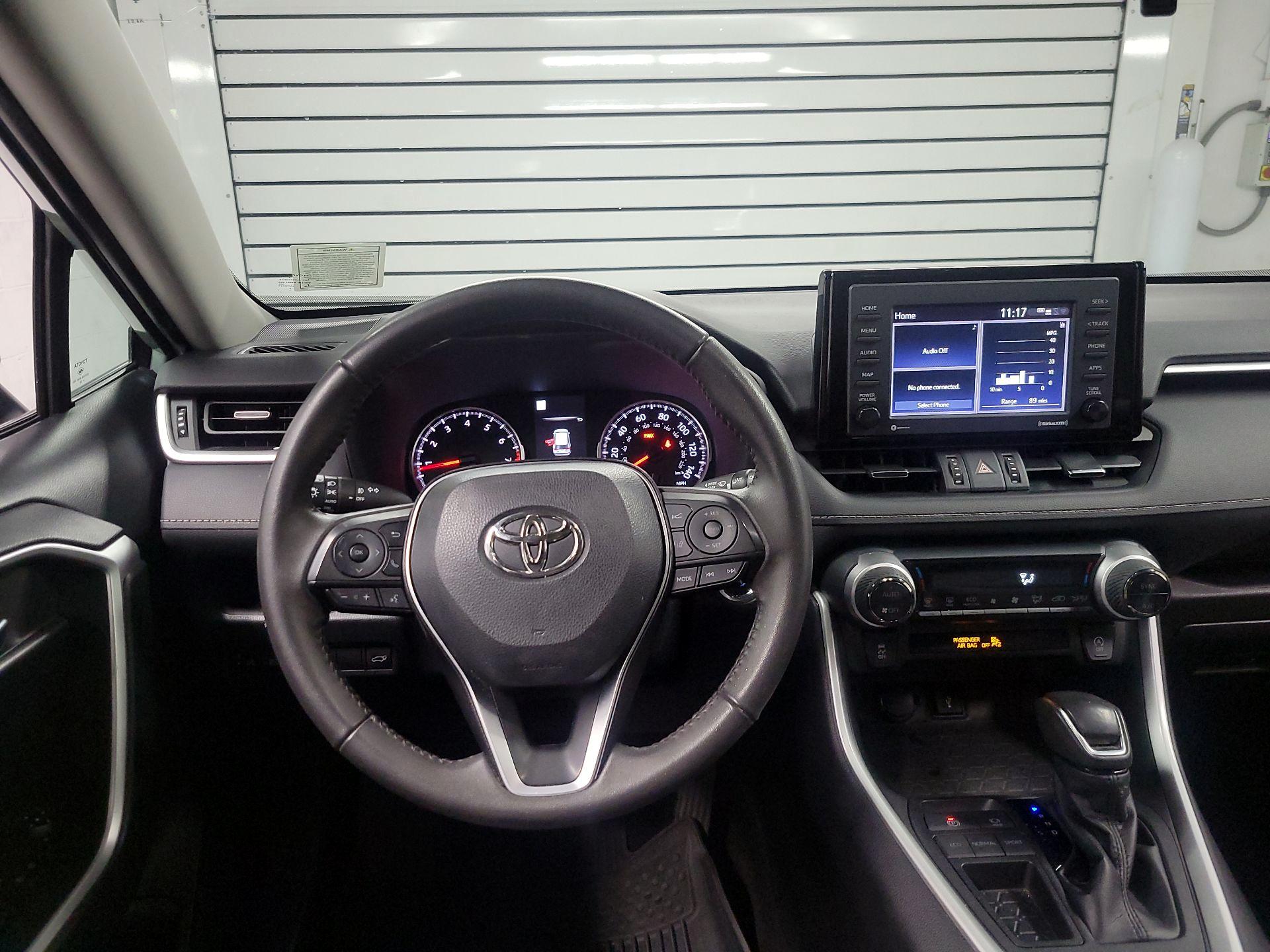 Thumbnail: 2022 Toyota RAV4 - 10