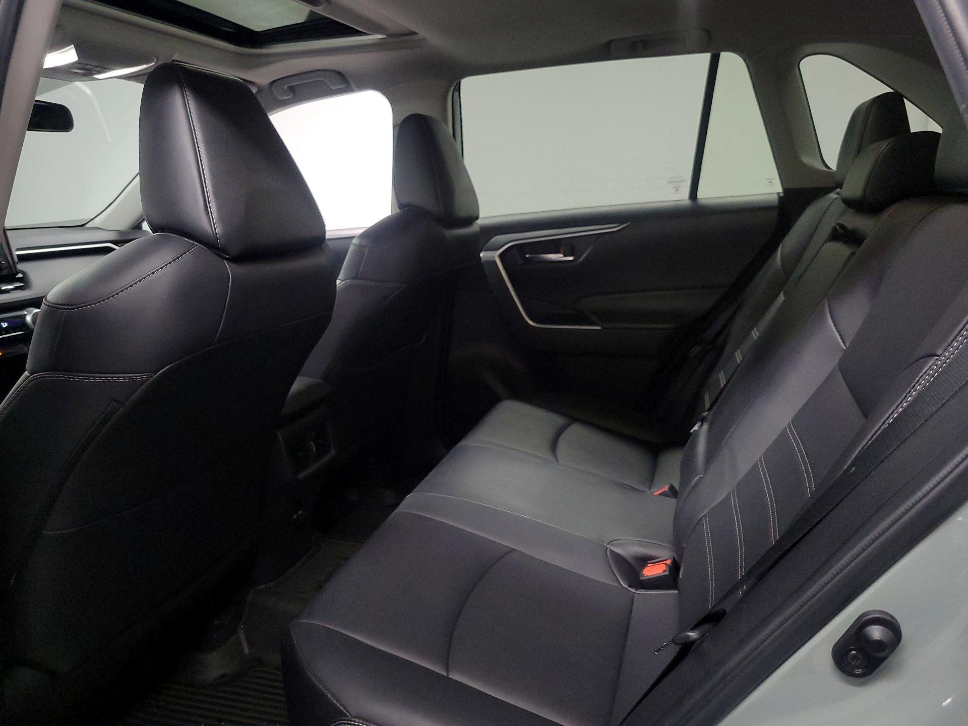 Thumbnail: 2022 Toyota RAV4 - 18