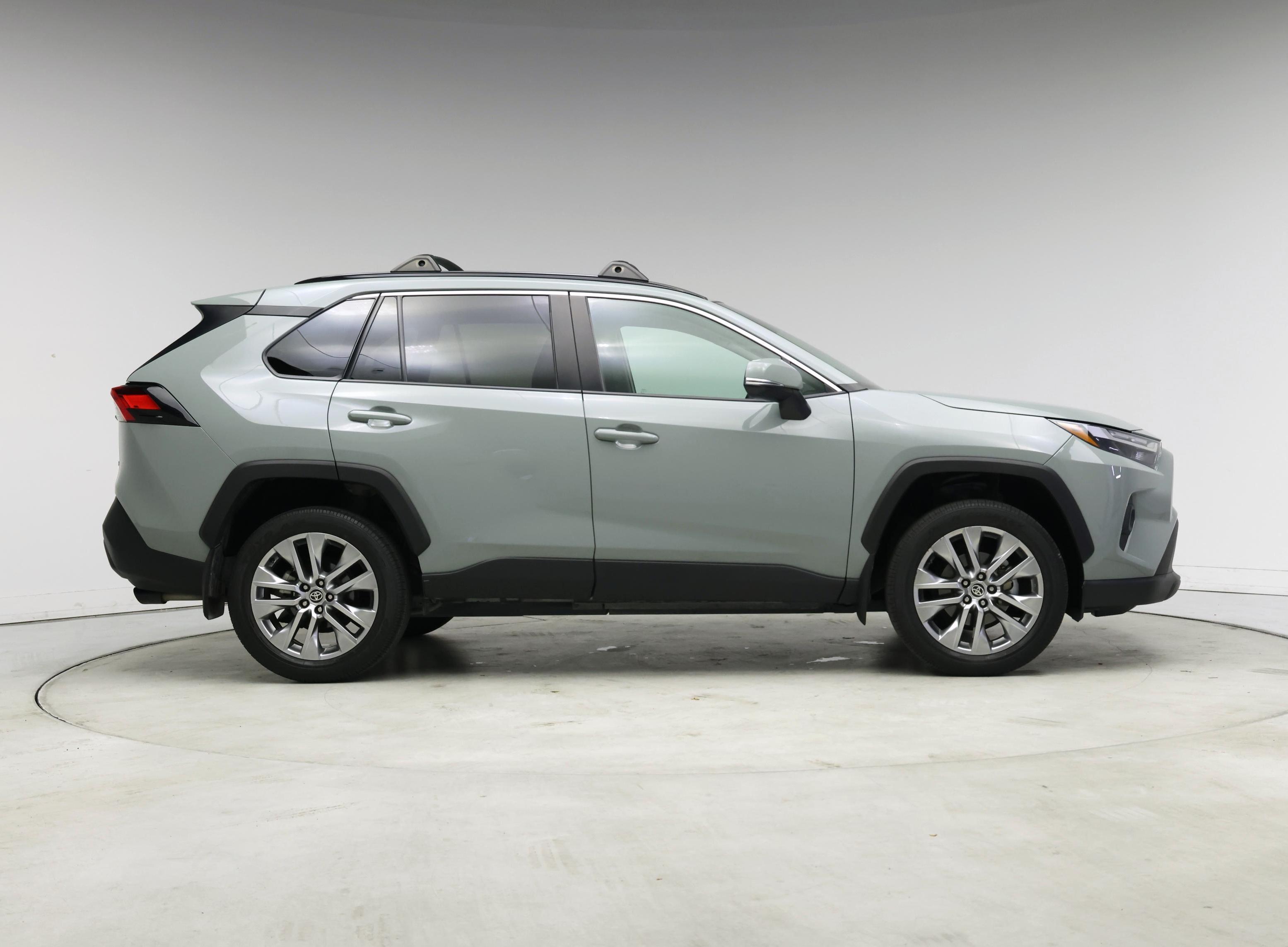 Thumbnail: 2022 Toyota RAV4 - 7