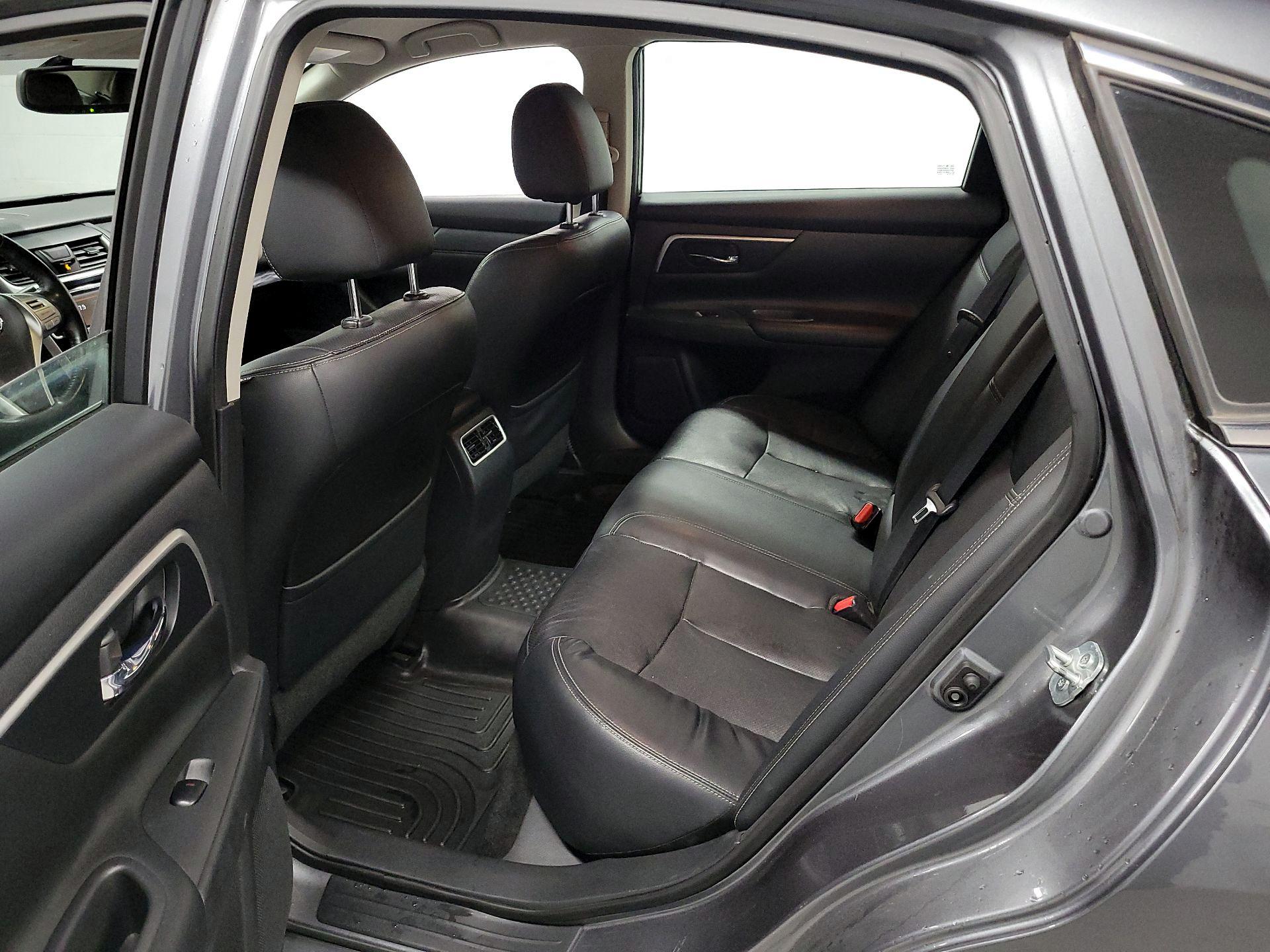 Thumbnail: 2018 Nissan Altima - 17