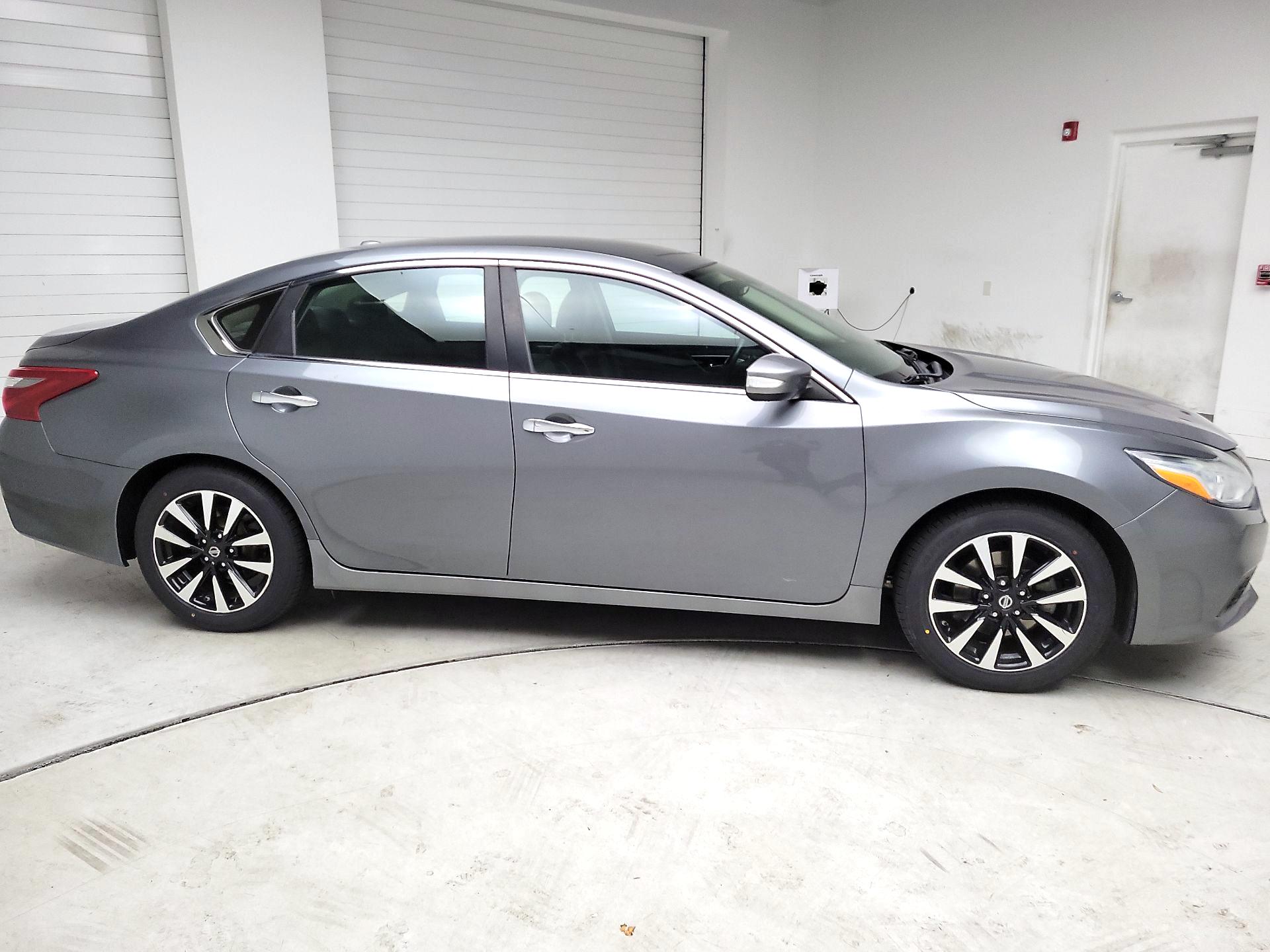 Thumbnail: 2018 Nissan Altima - 4