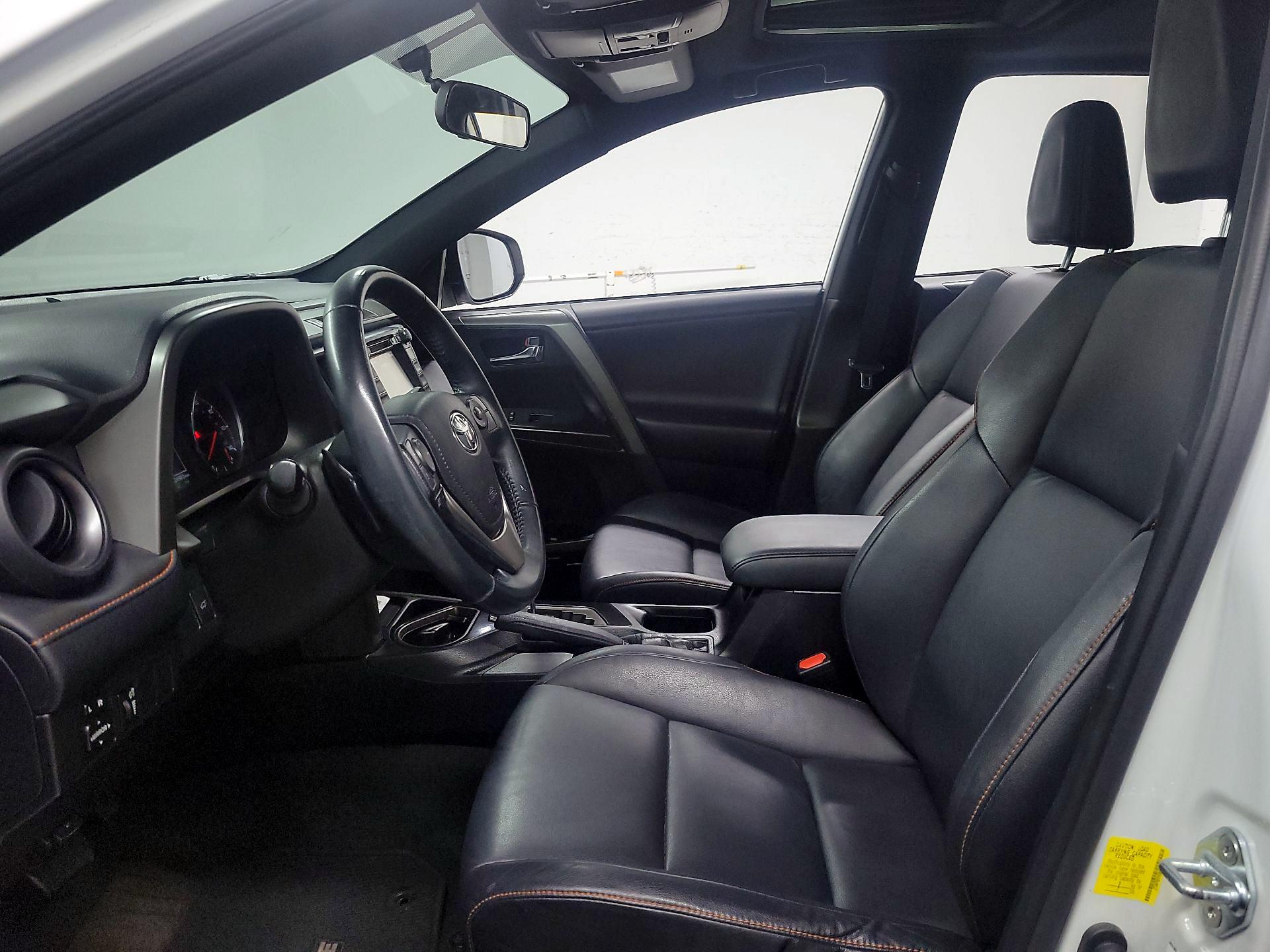 Thumbnail: 2016 Toyota RAV4 - 9