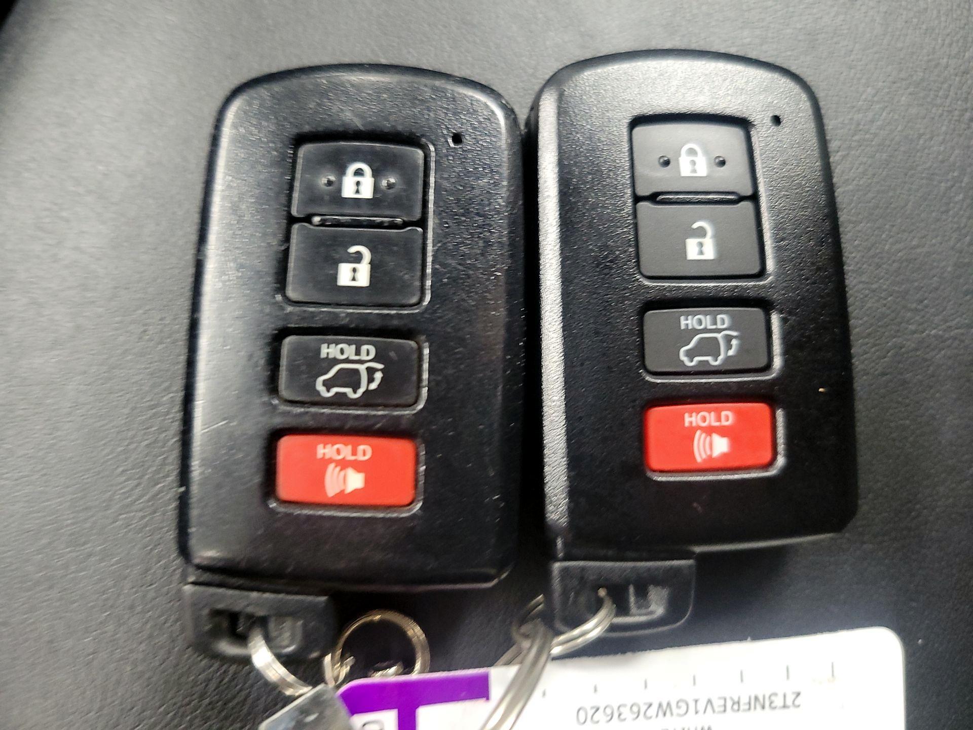 Thumbnail: 2016 Toyota RAV4 - 20