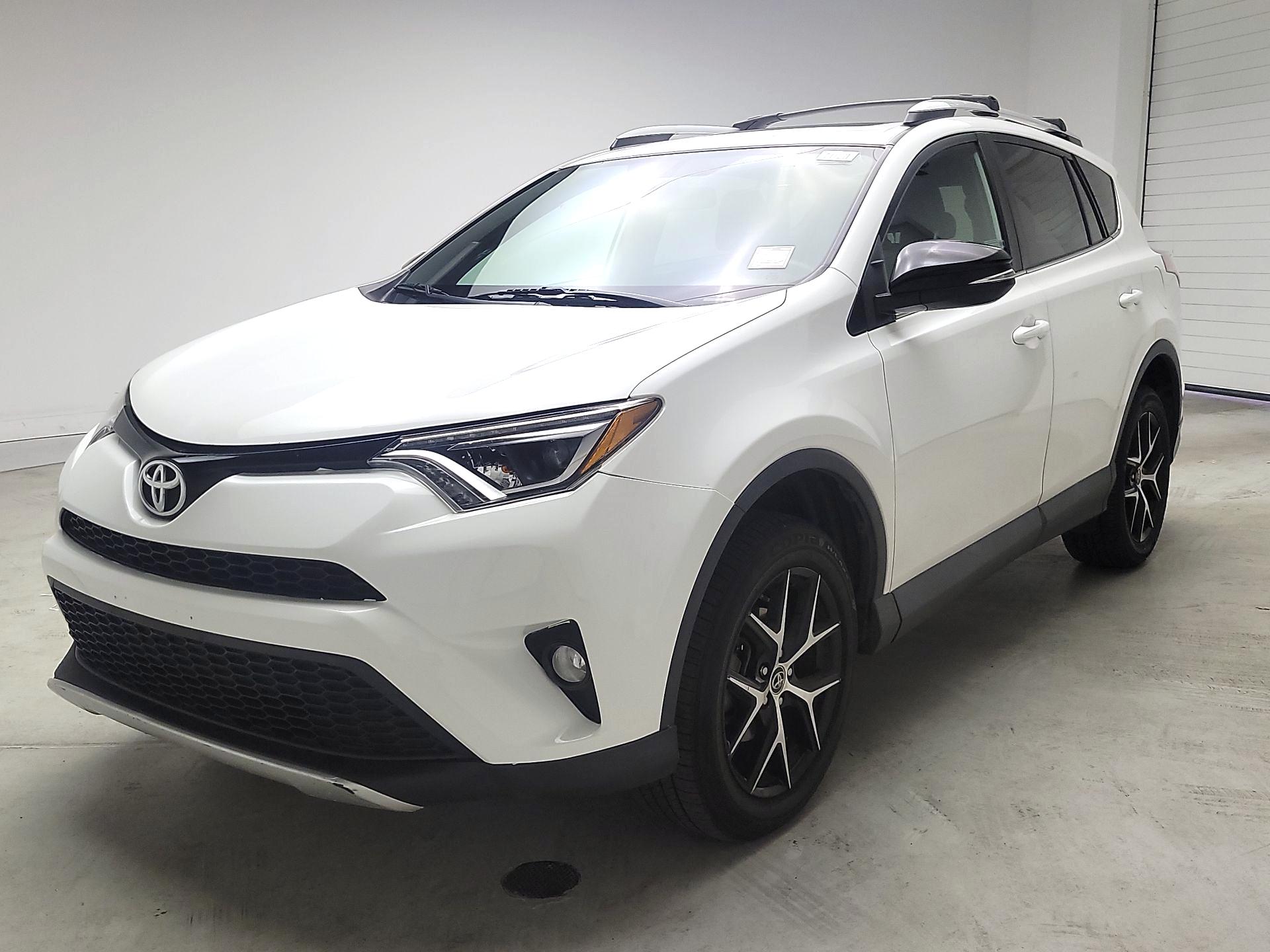 Thumbnail: 2016 Toyota RAV4 - 3