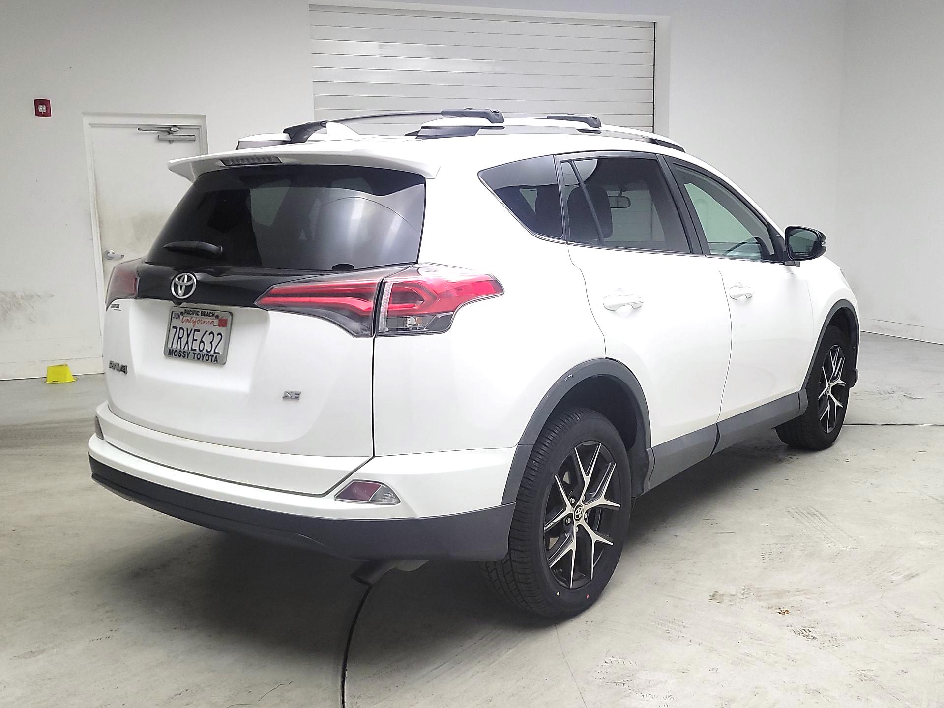 Thumbnail: 2016 Toyota RAV4 - 5