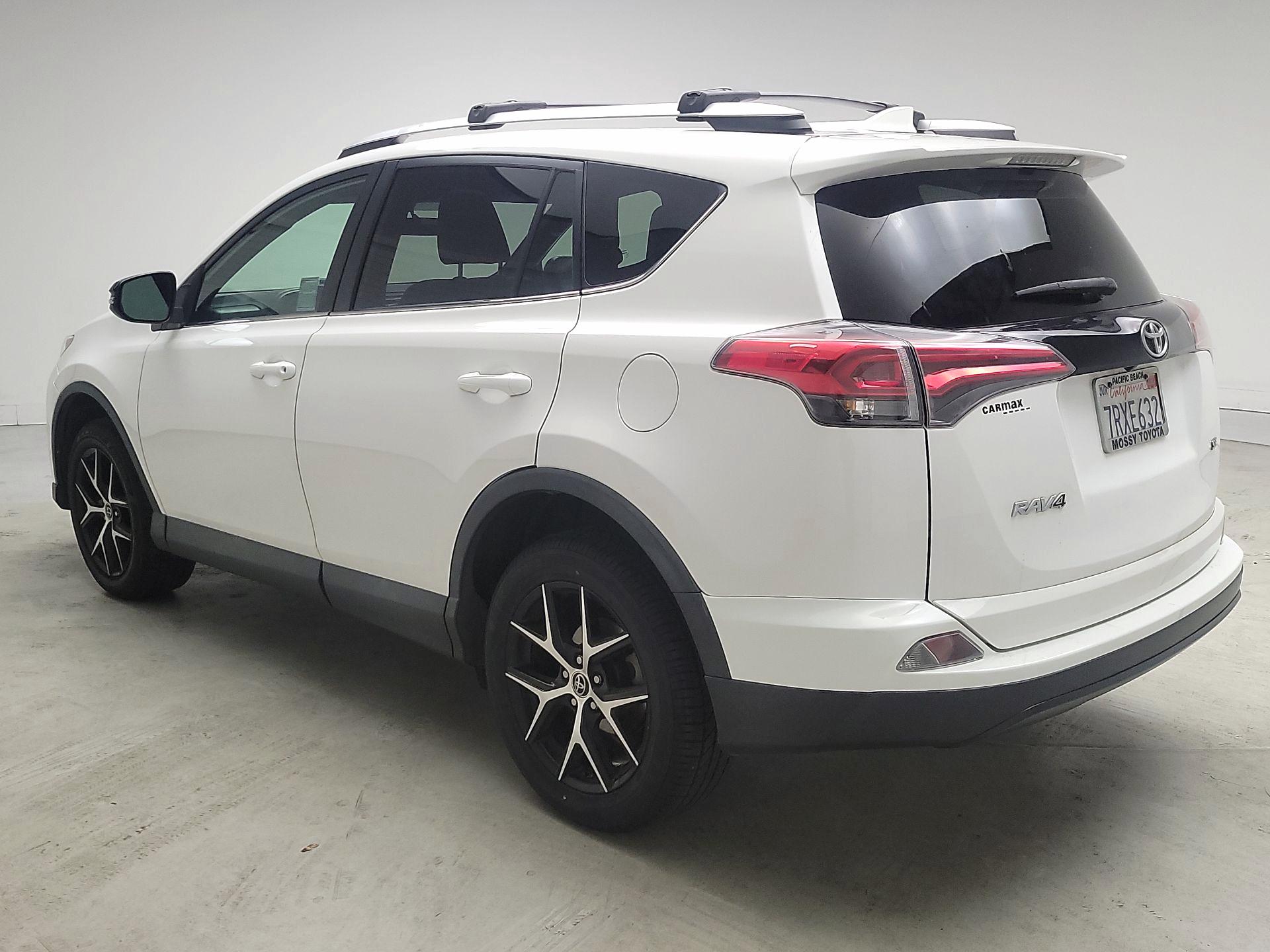 Thumbnail: 2016 Toyota RAV4 - 7