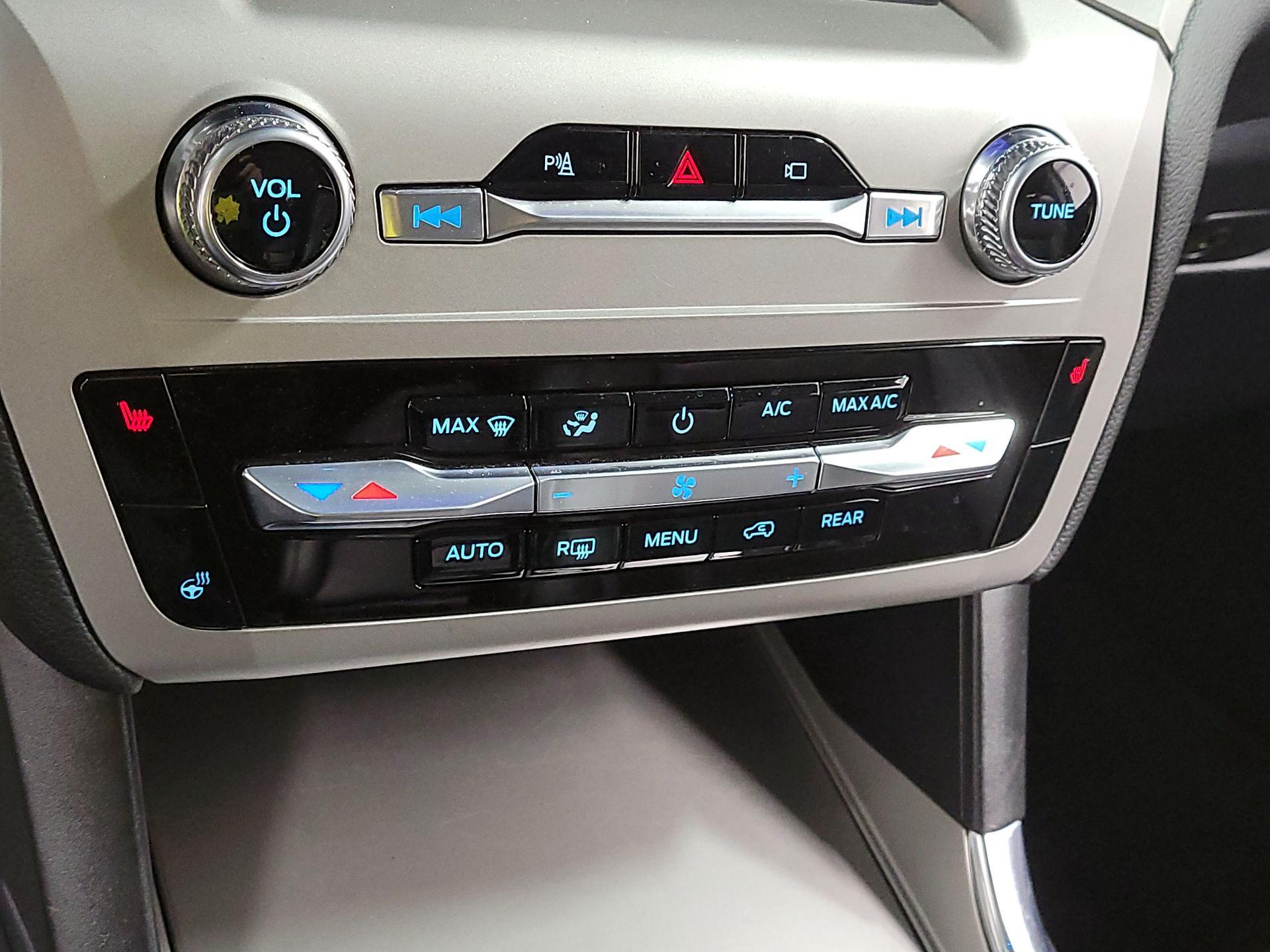 Thumbnail: 2022 Ford Explorer - 13