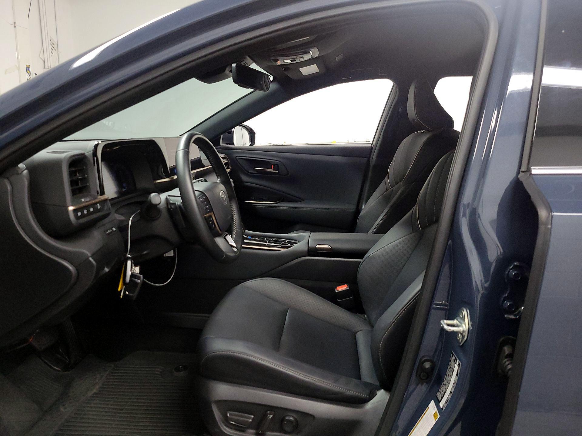 Thumbnail: 2025 Toyota Crown Signia - 9