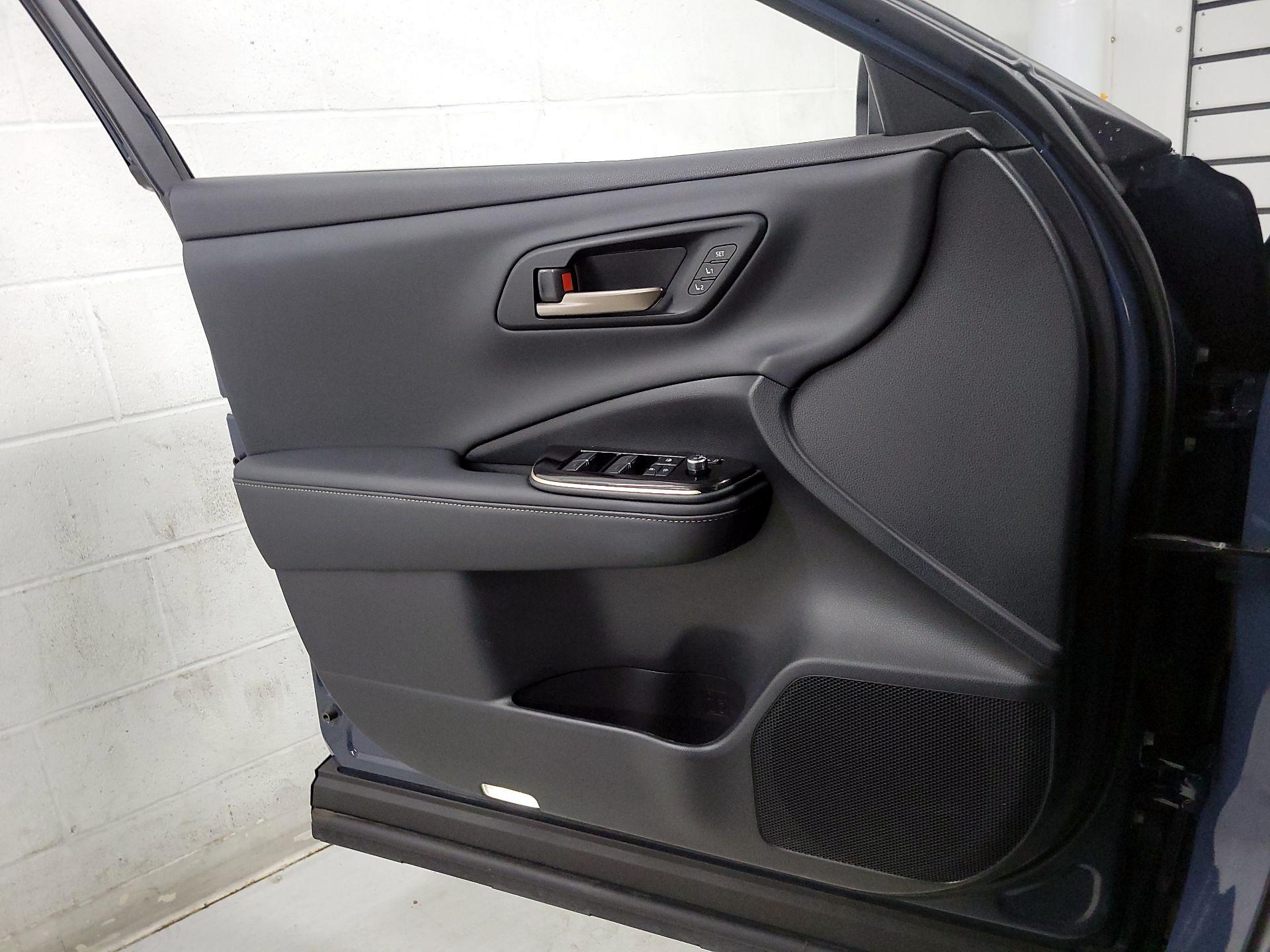 Thumbnail: 2025 Toyota Crown Signia - 10