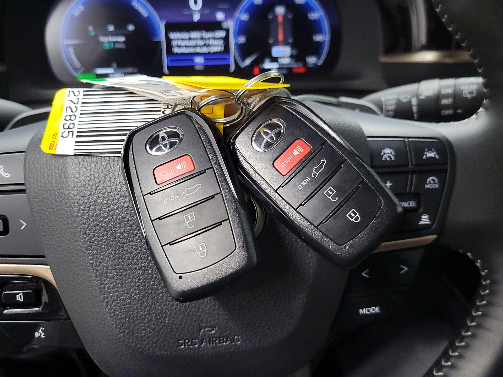 Thumbnail: 2025 Toyota Crown Signia - 18