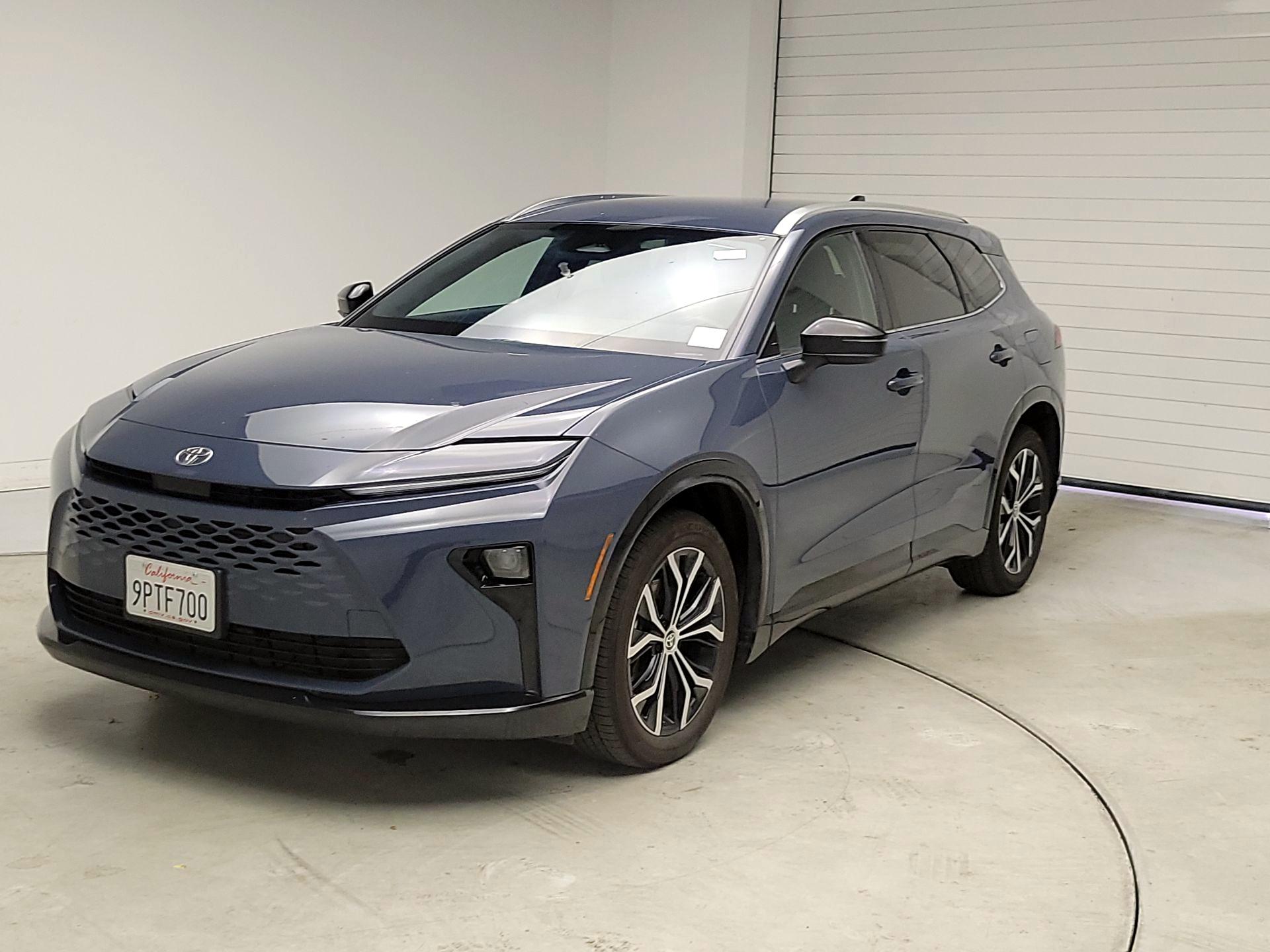 Thumbnail: 2025 Toyota Crown Signia - 3