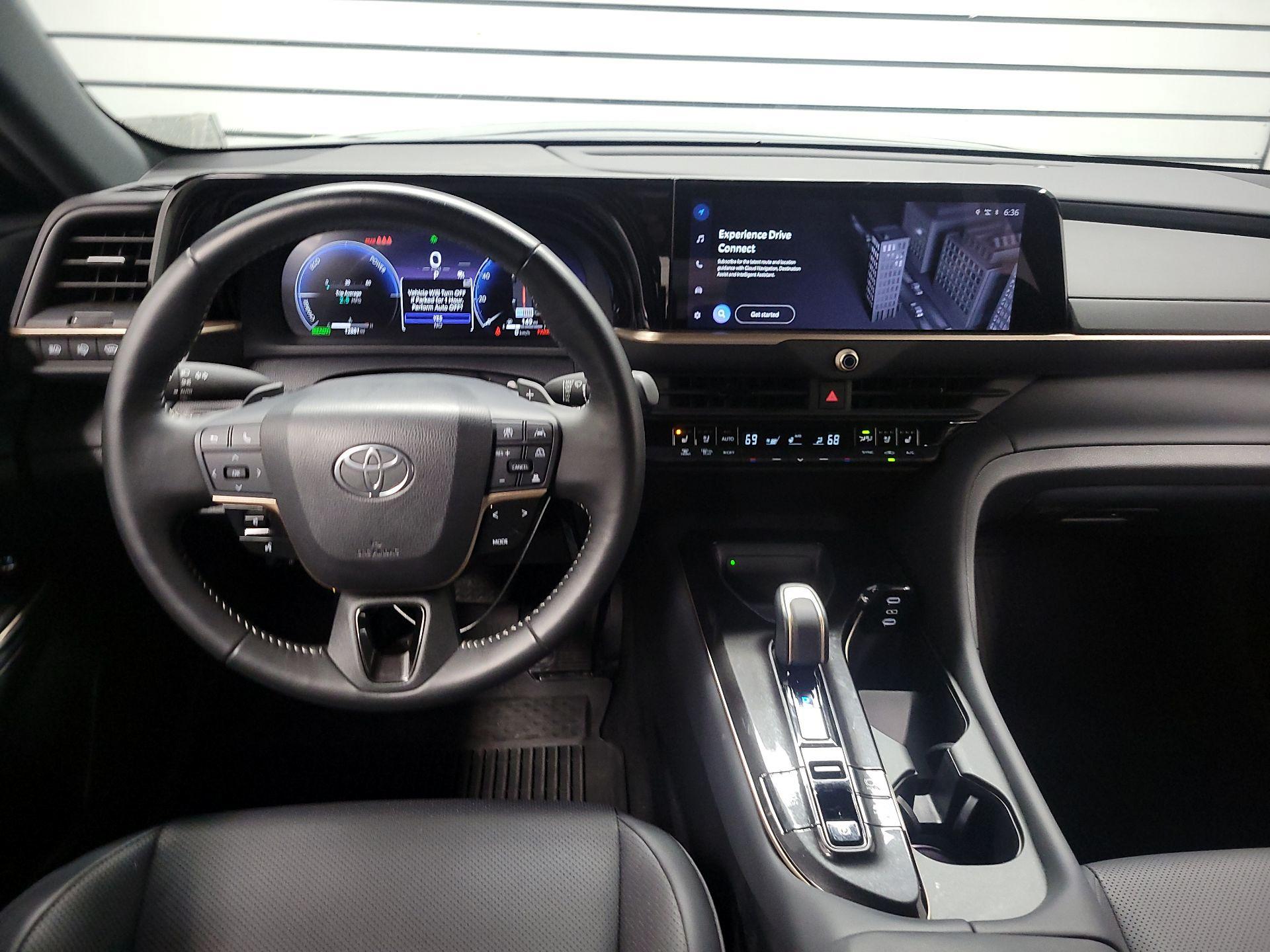 Thumbnail: 2025 Toyota Crown Signia - 8