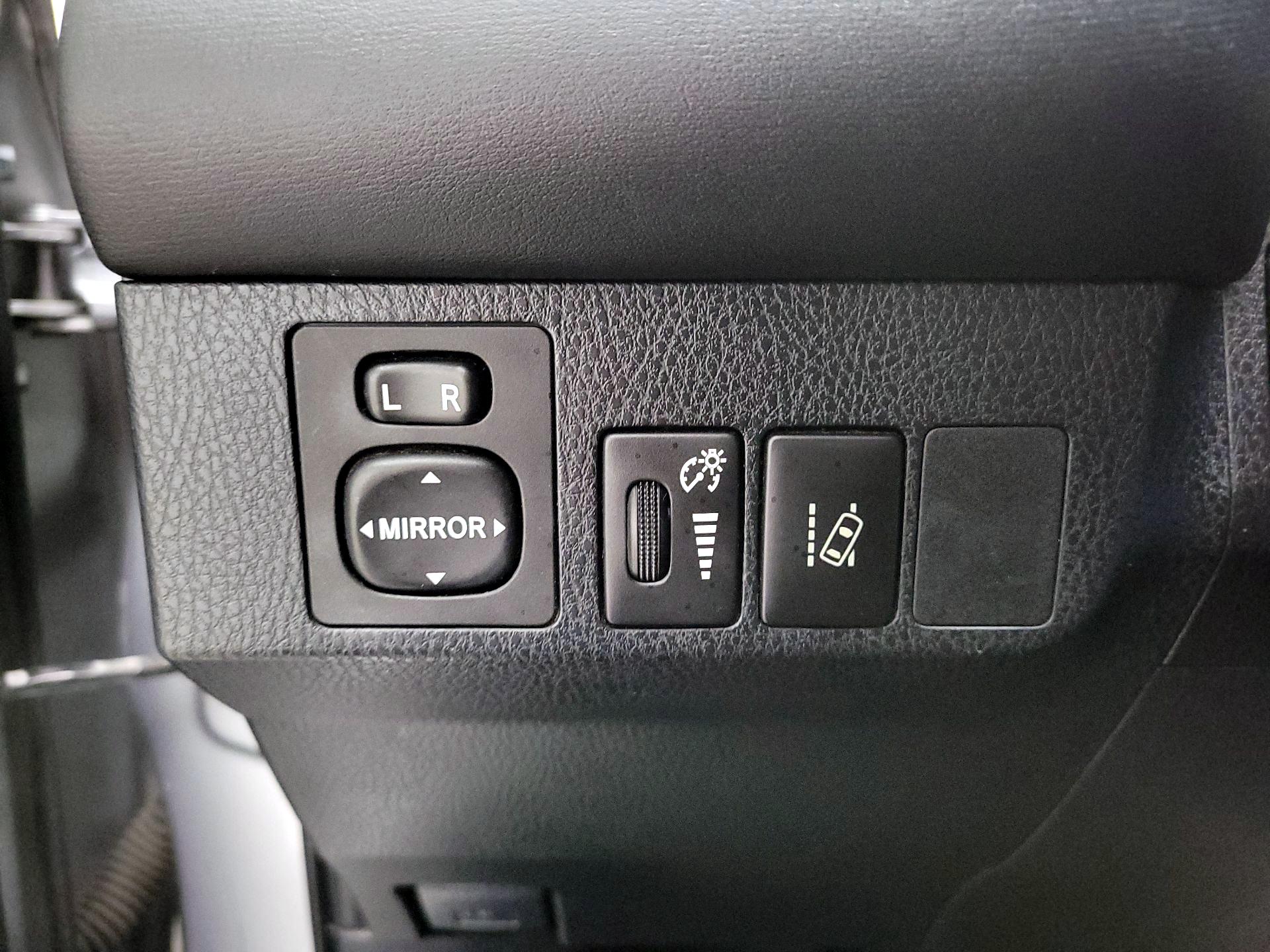 Thumbnail: 2017 Toyota RAV4 - 11