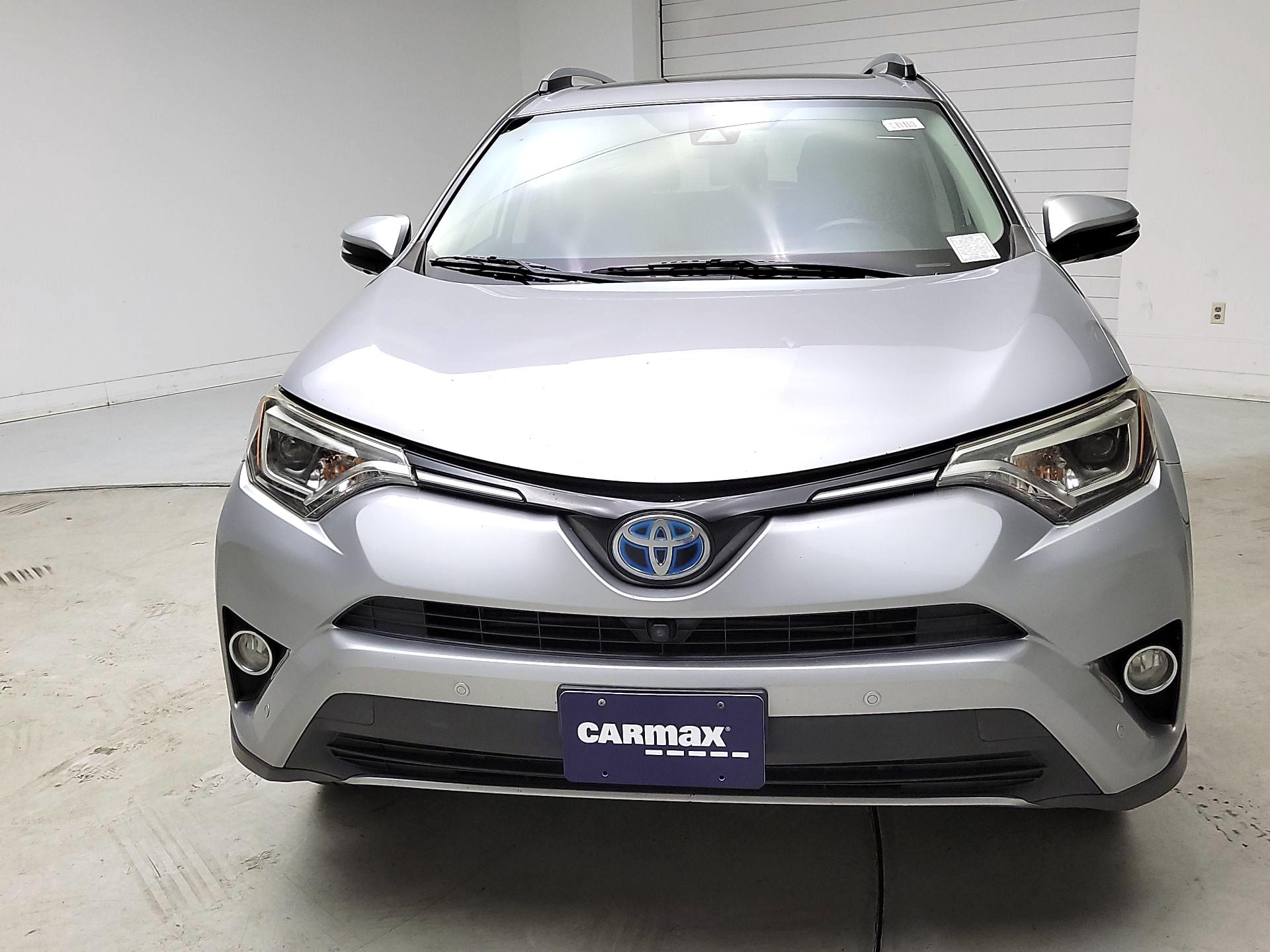 Thumbnail: 2017 Toyota RAV4 - 2