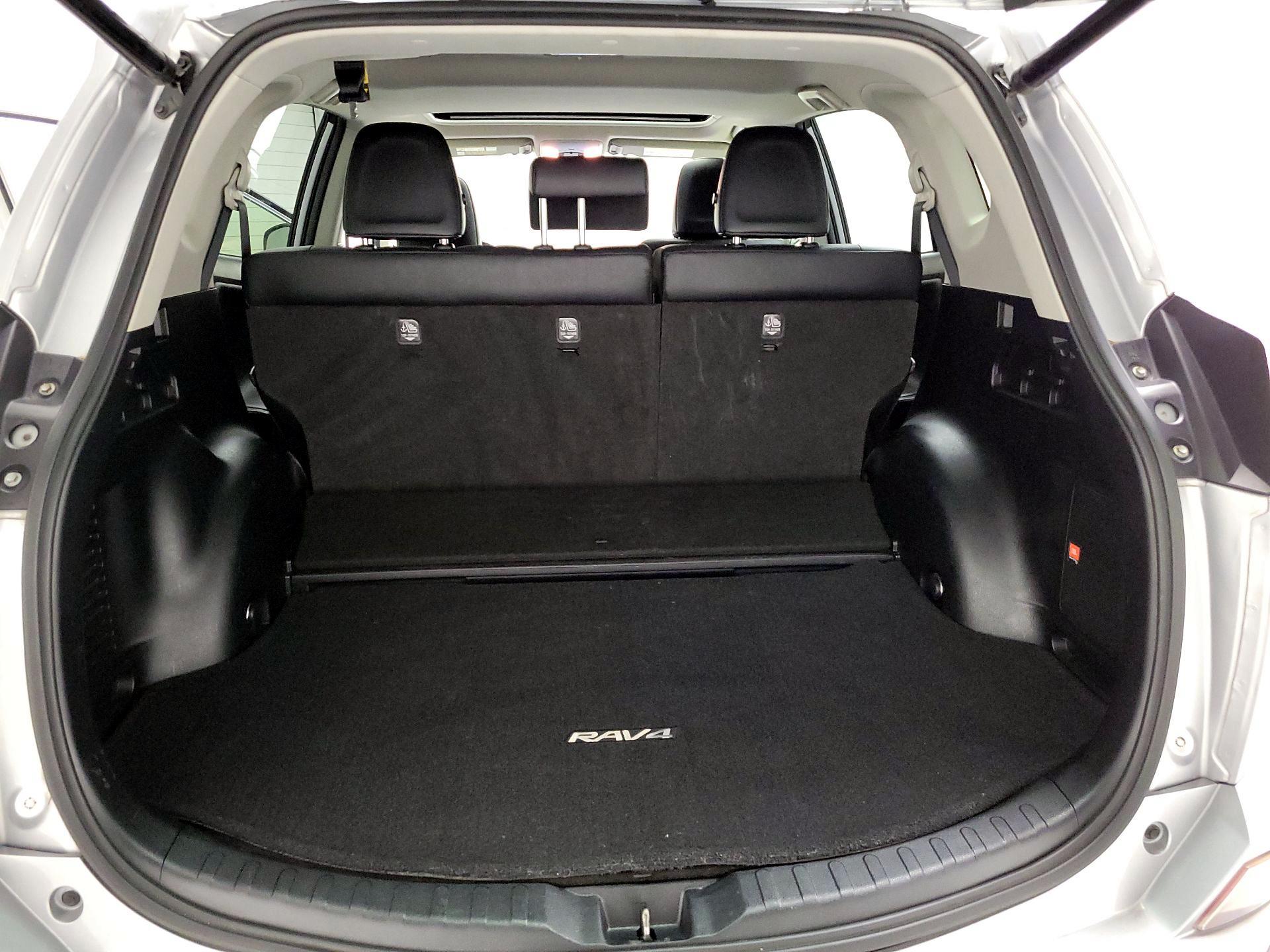 Thumbnail: 2017 Toyota RAV4 - 20