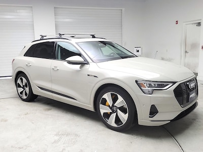 2022 Audi e-tron Premium Plus