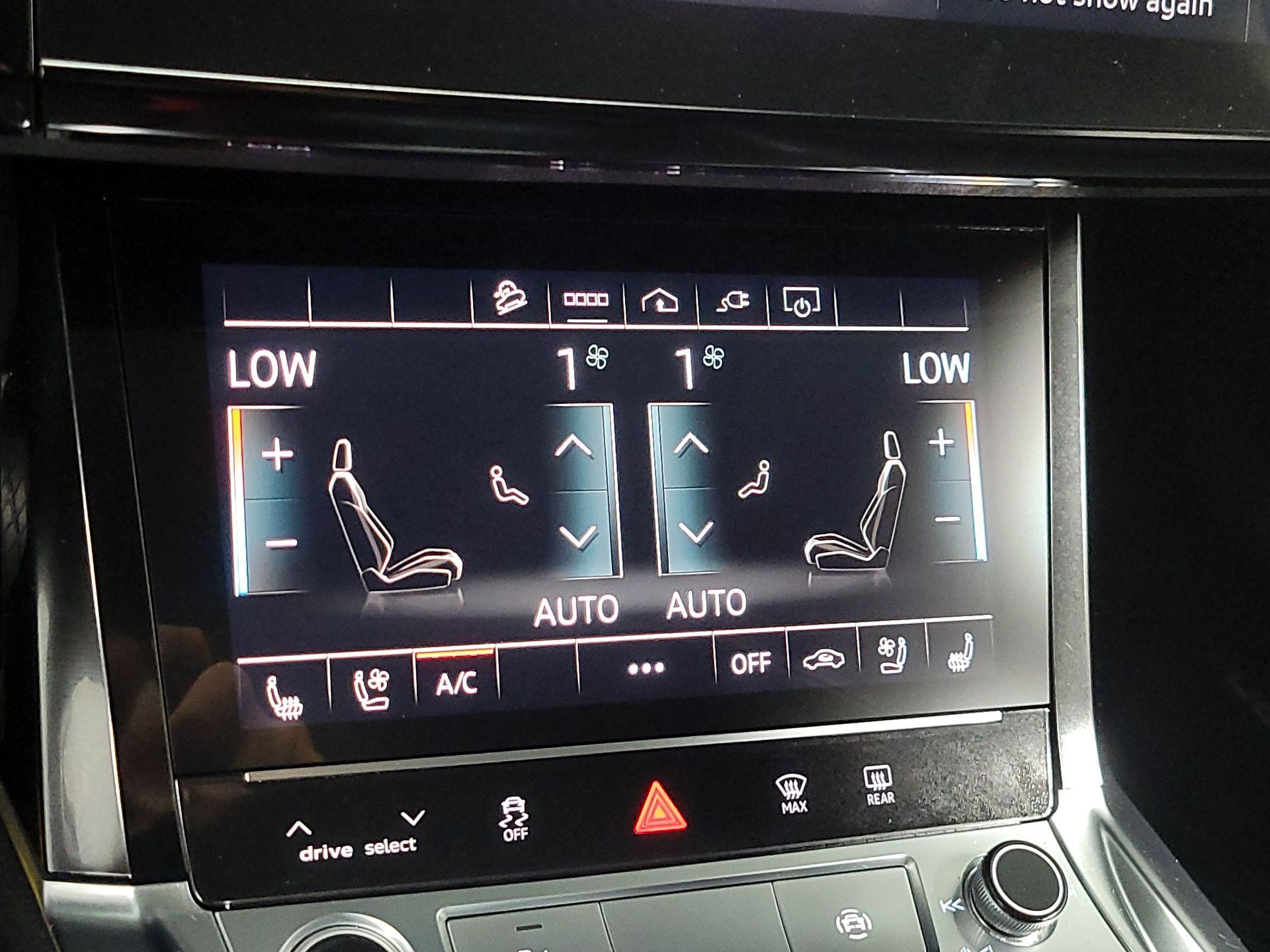 Thumbnail: 2022 Audi e-tron - 13