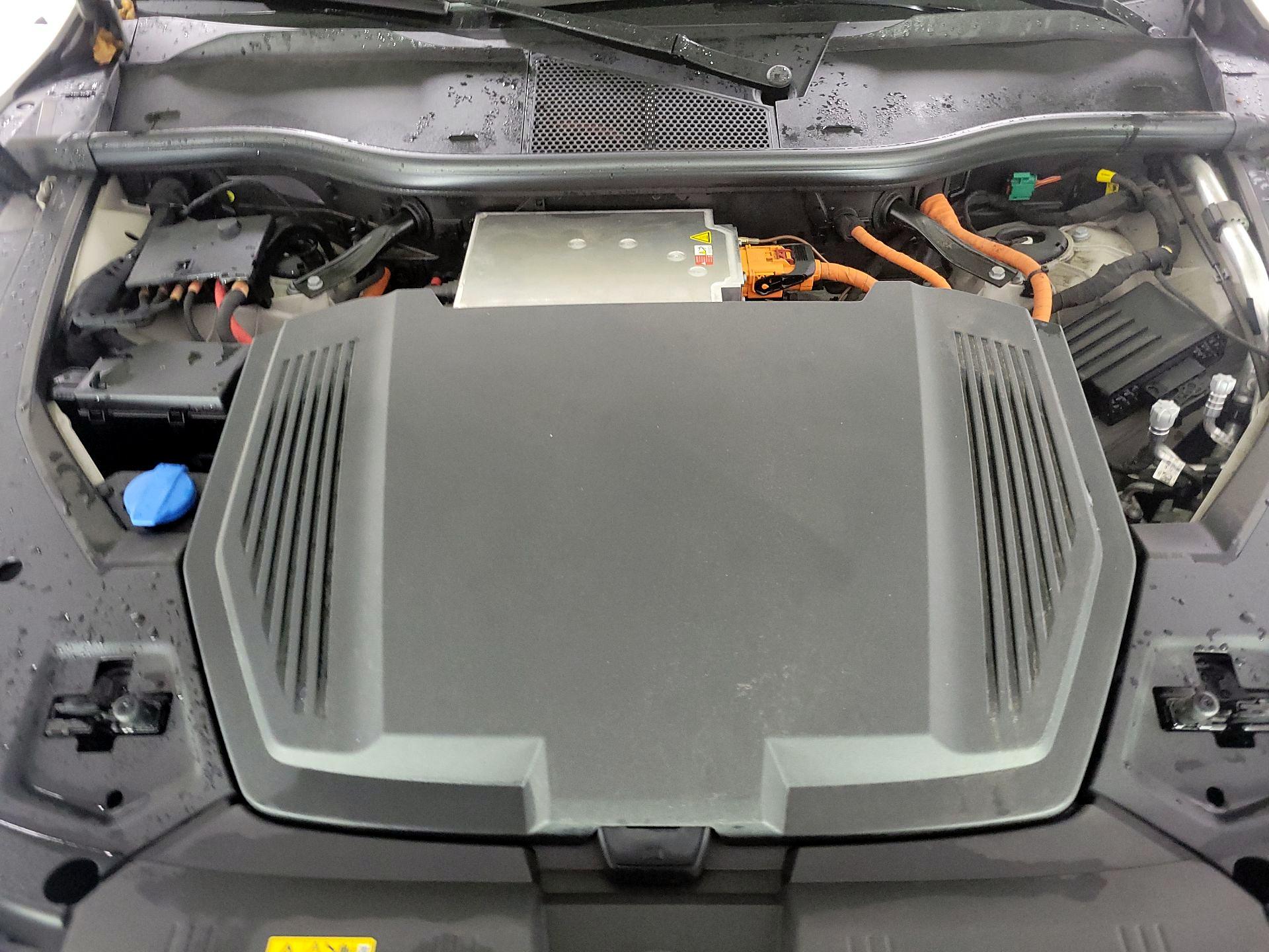 Thumbnail: 2022 Audi e-tron - 17