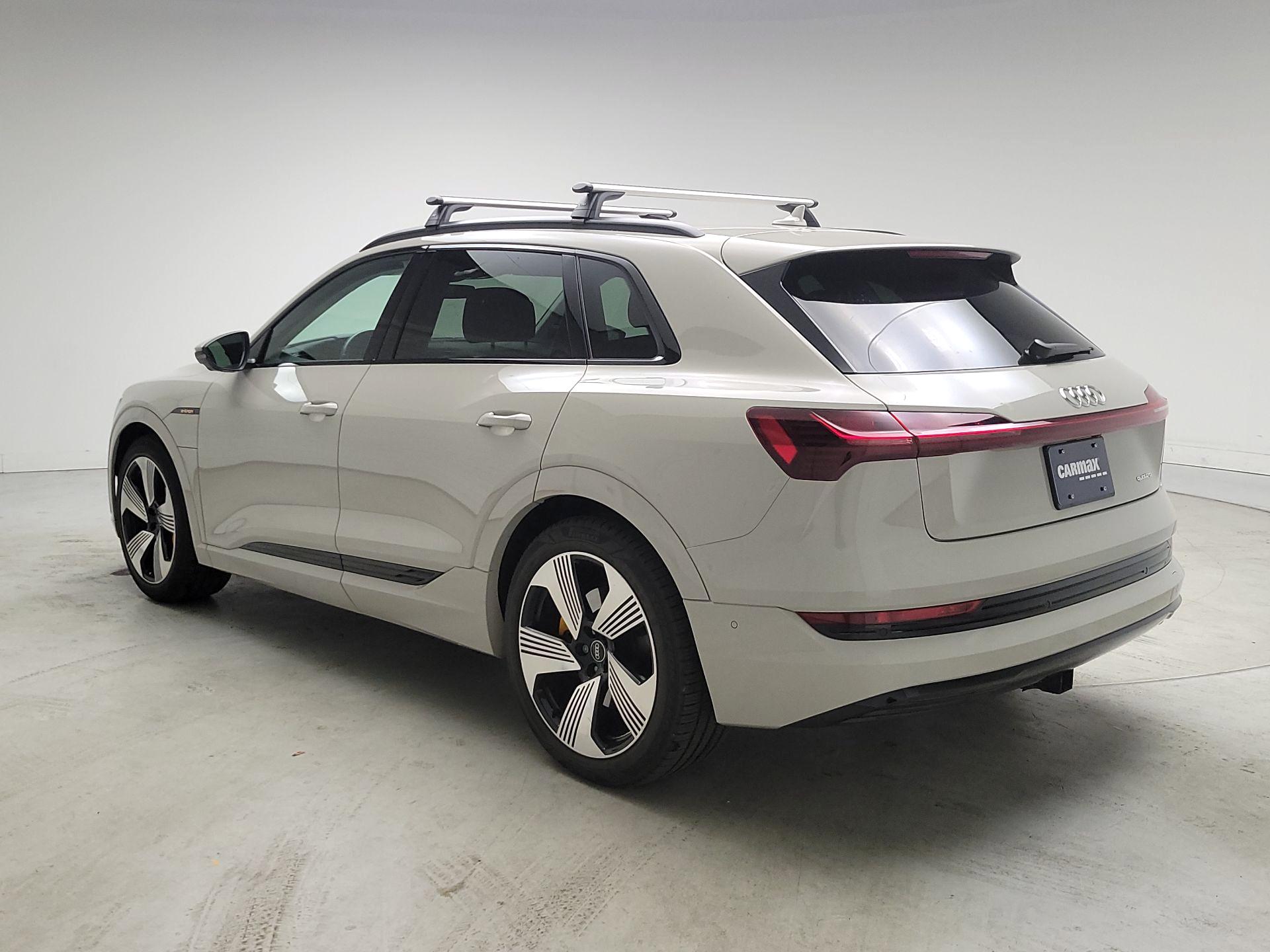 Thumbnail: 2022 Audi e-tron - 7